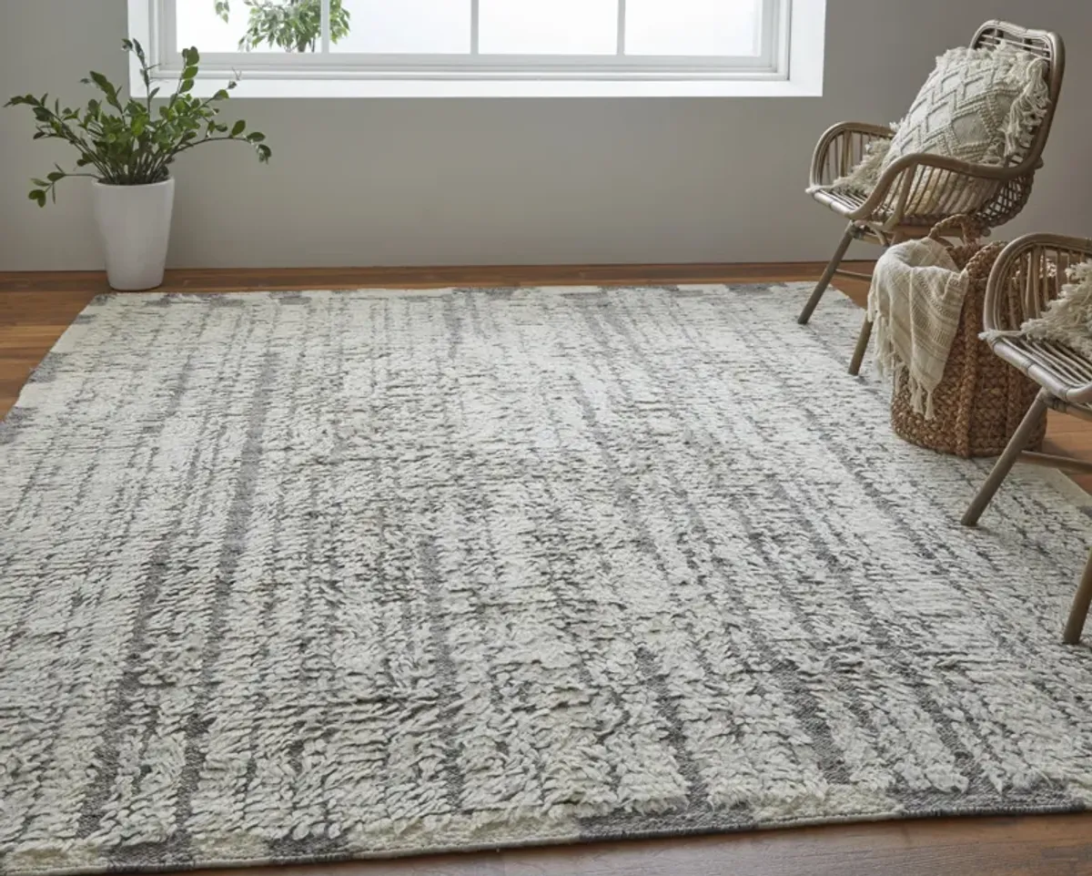 Ashby 8906F Ivory/Gray 5'6" x 8'6" Rug