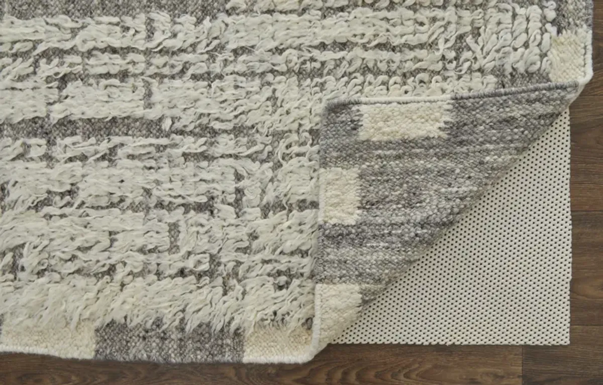 Ashby 8906F Ivory/Gray 5'6" x 8'6" Rug