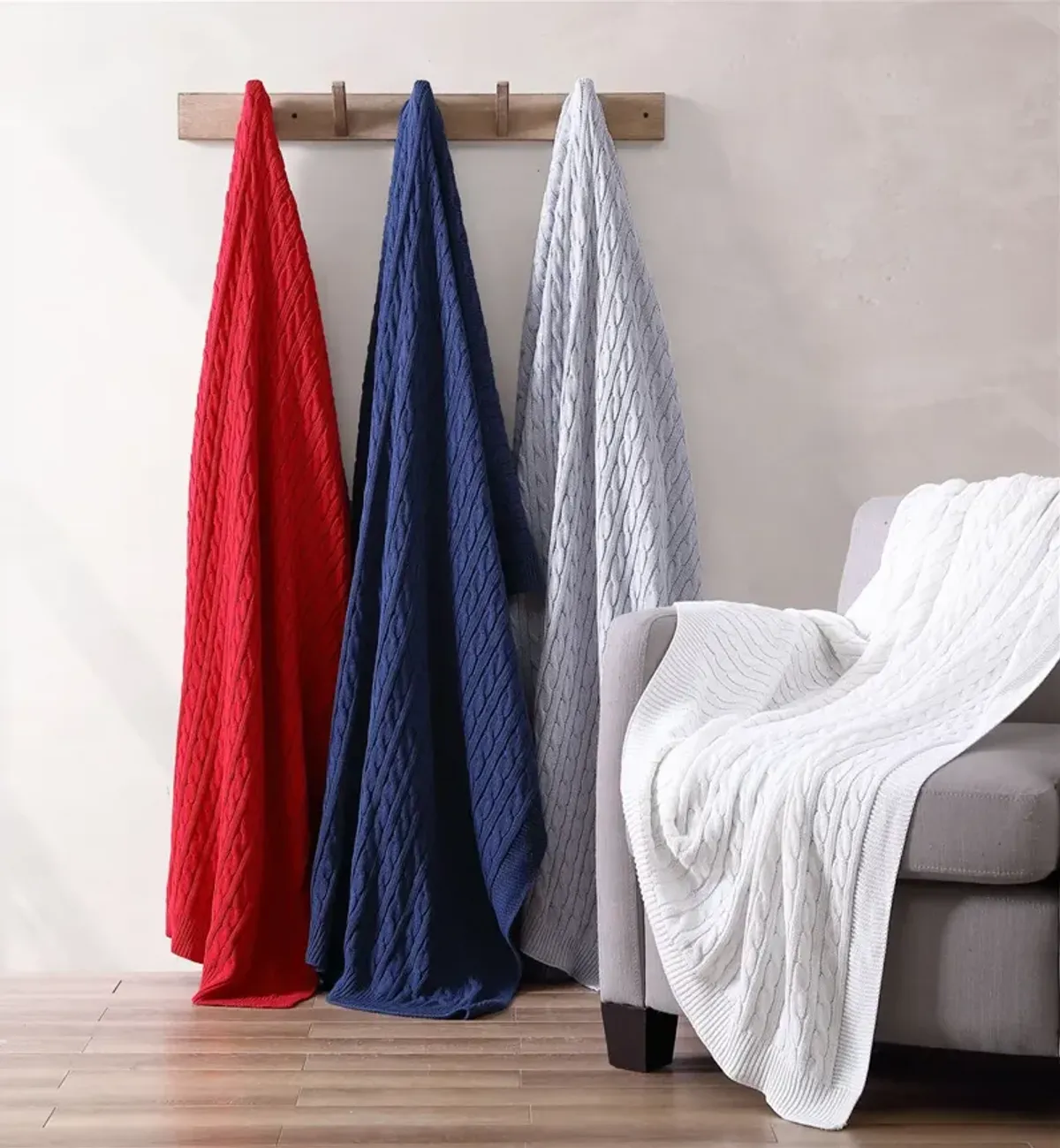 Oak 100% Cotton Cable Knitted 50" x 70" Throw Navy