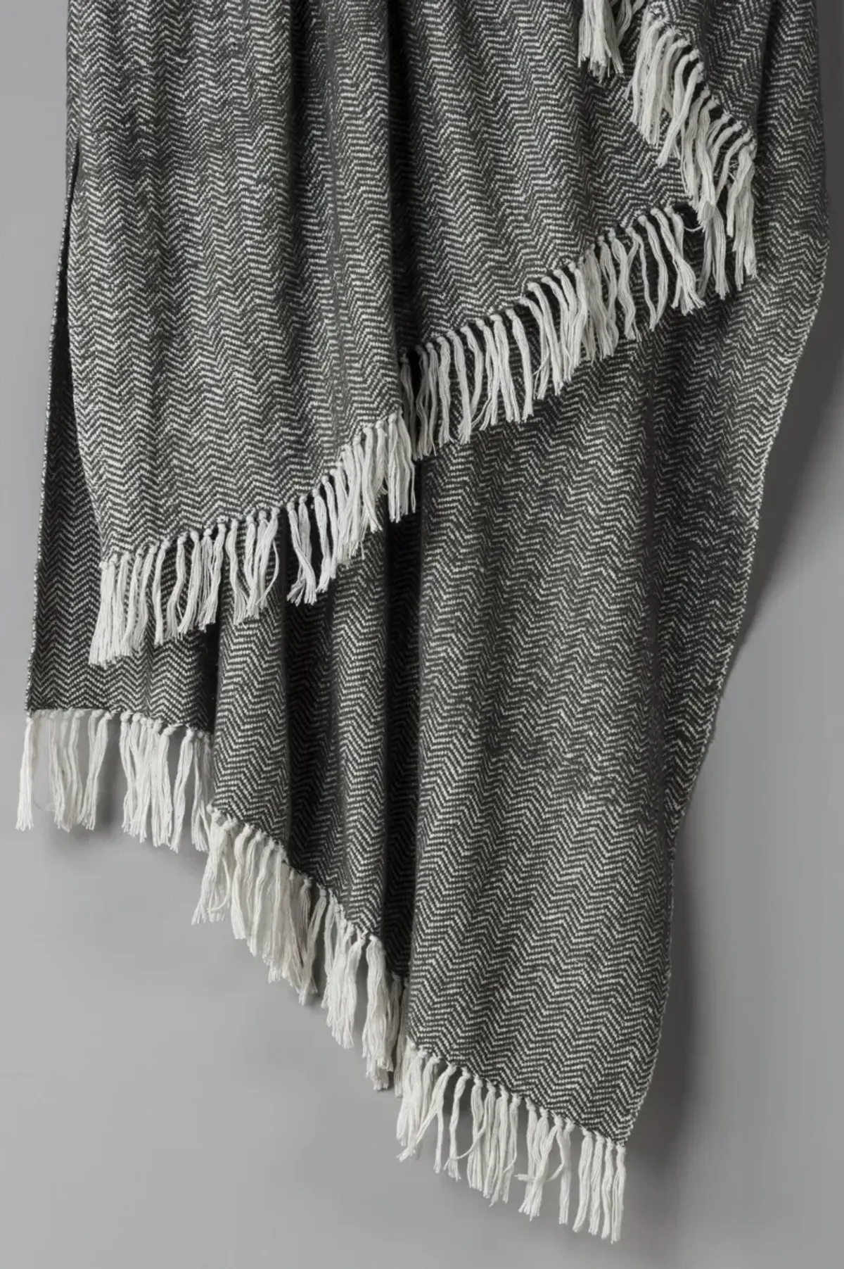 Black/Natural 50" x 60" Throw Blanket