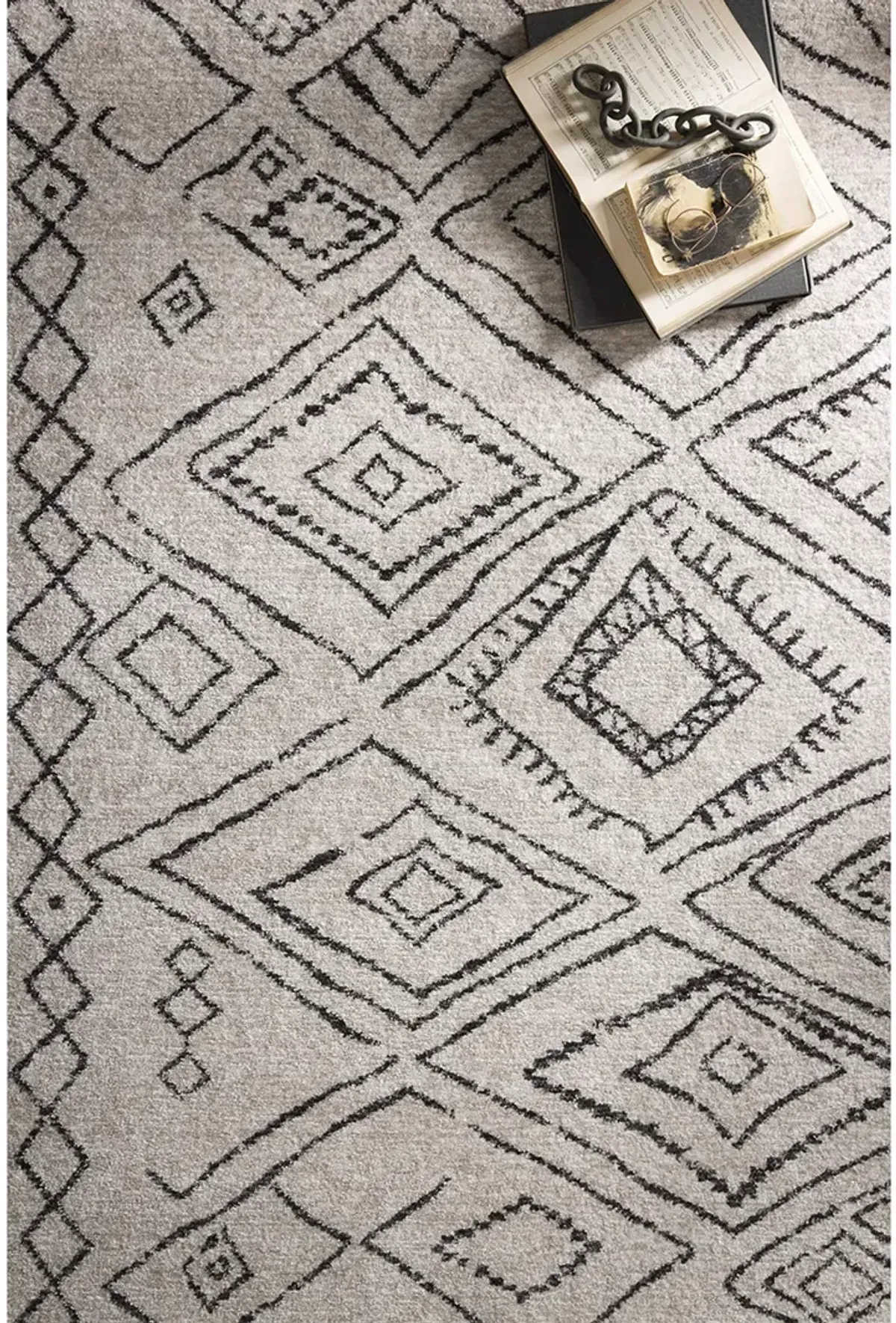 Vance VAN06 Dove/Charcoal 7'10" x 10' Rug