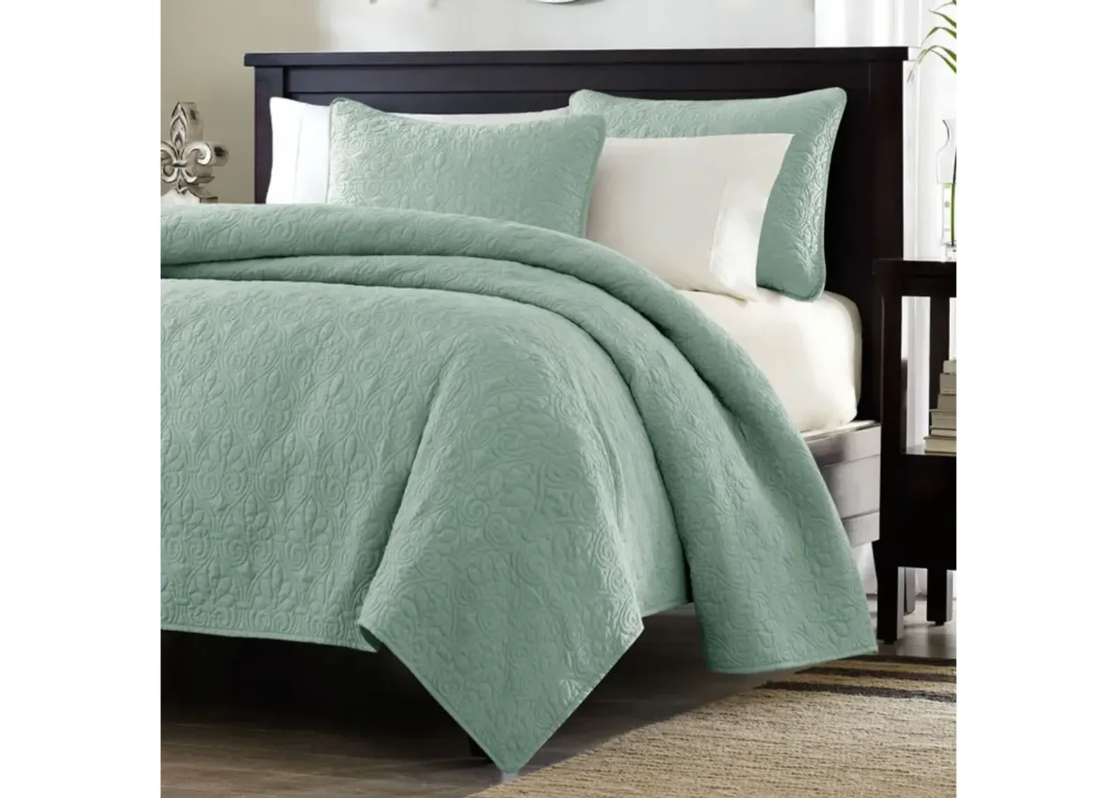 Hivvago Full / Queen Seafoam Blue Green Quilted Coverlet Quilt Set with 2 Shams