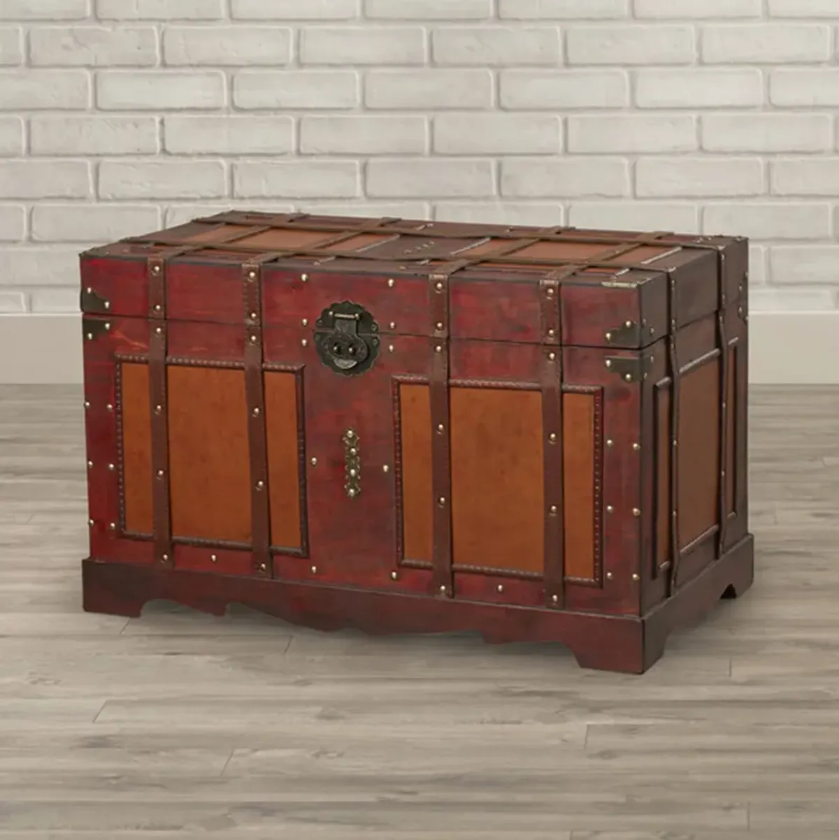 Vintage Storage Chest, Decorative Wooden Trunk, and Keepsake Box - Perfect for the Living Room, Bedroom or Study - Ideal for Blanket Storage or as a Playful Treasure Box for Classrooms