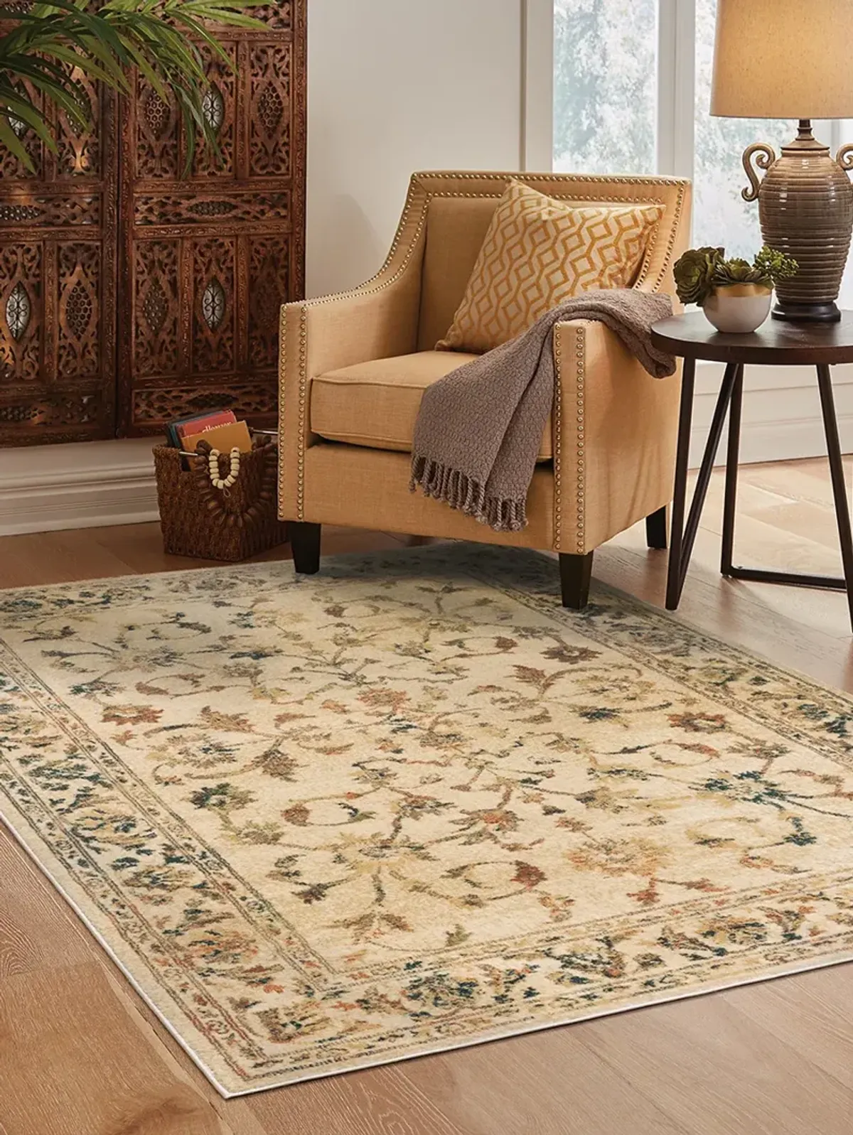 Juliette 6'7" x 9'2" Beige Rug