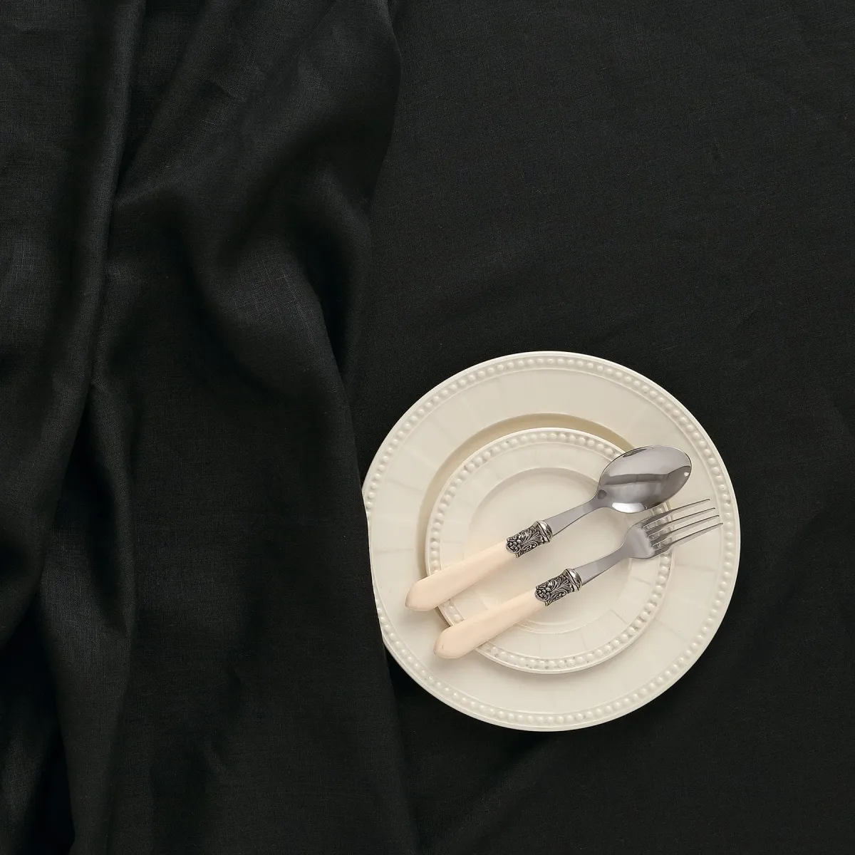 Solino Home 100% Pure Linen Tablecloth - Fete
