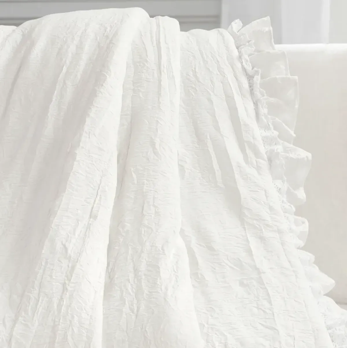 Ella Ruffle Lace Throw