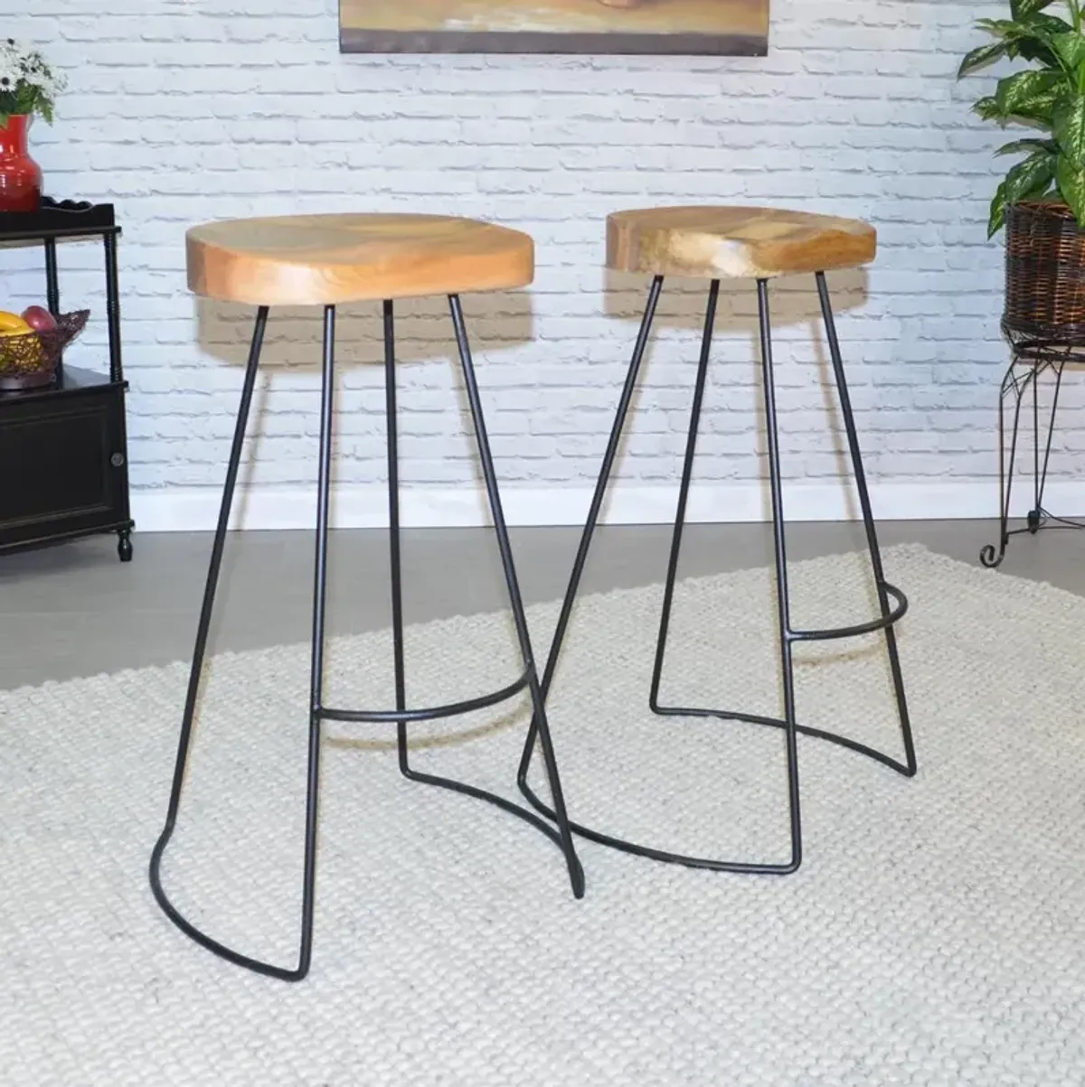 Carolina Living Saga 31 Barstool - Set of 2 - Natural Seat - Black Base