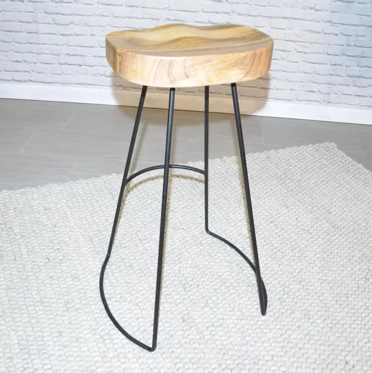 Carolina Living Saga 31 Barstool - Set of 2 - Natural Seat - Black Base