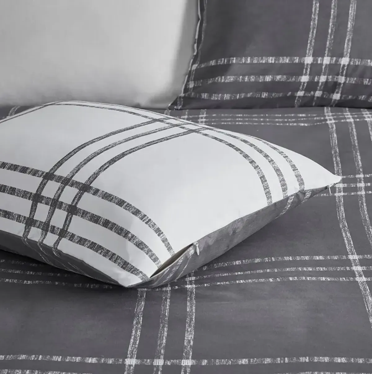 Gracie Mills Merryn Reversible Plaid Comforter Set