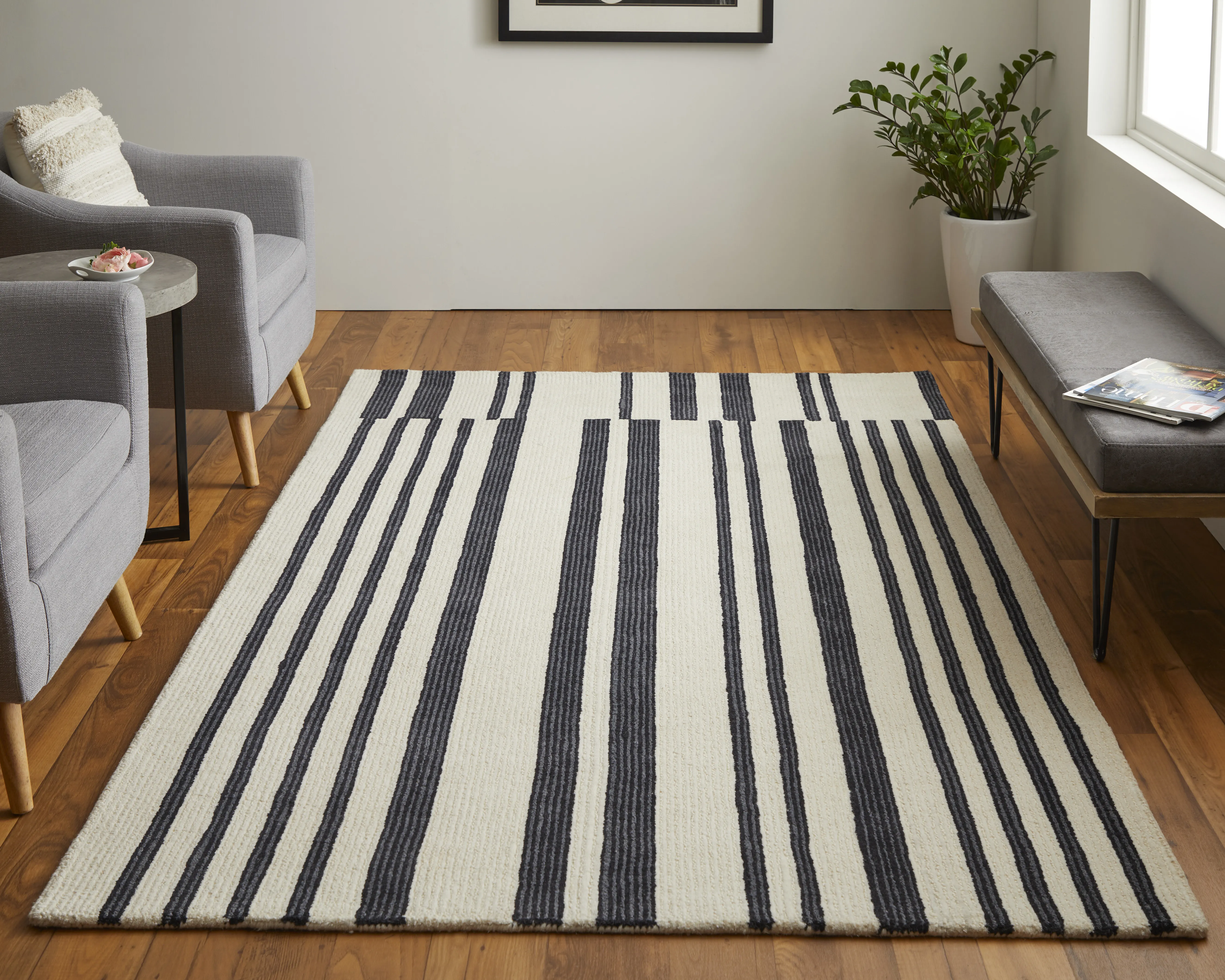 Maguire 8901F Ivory/Black 10' x 14' Rug