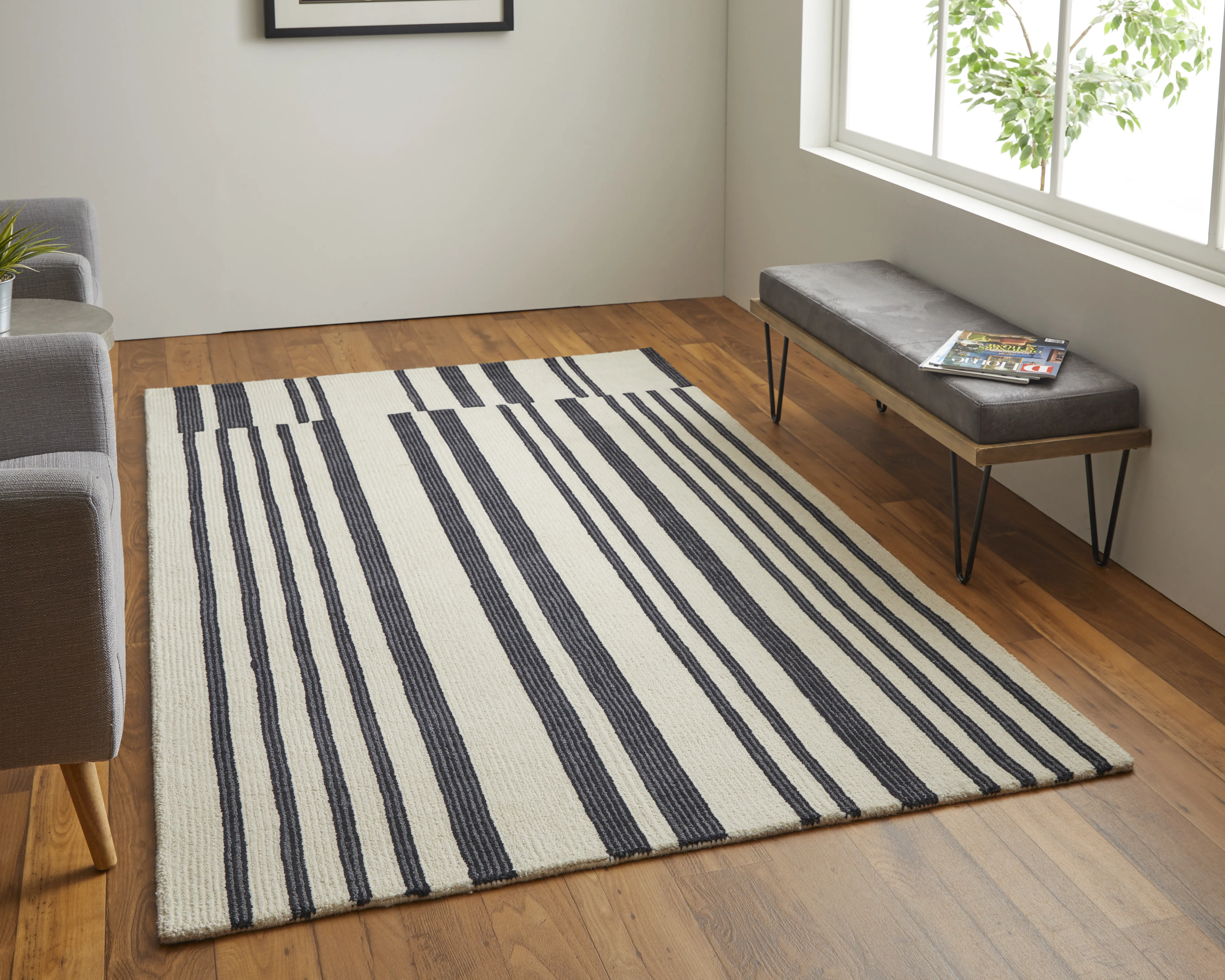 Maguire 8901F Ivory/Black 10' x 14' Rug