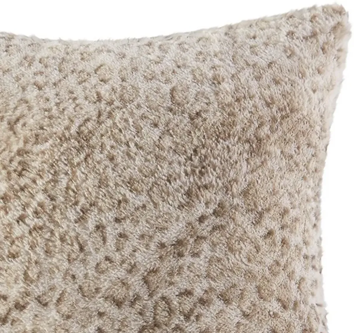 Gracie Mills Shawn Faux Brushed long Fur Square Pillow