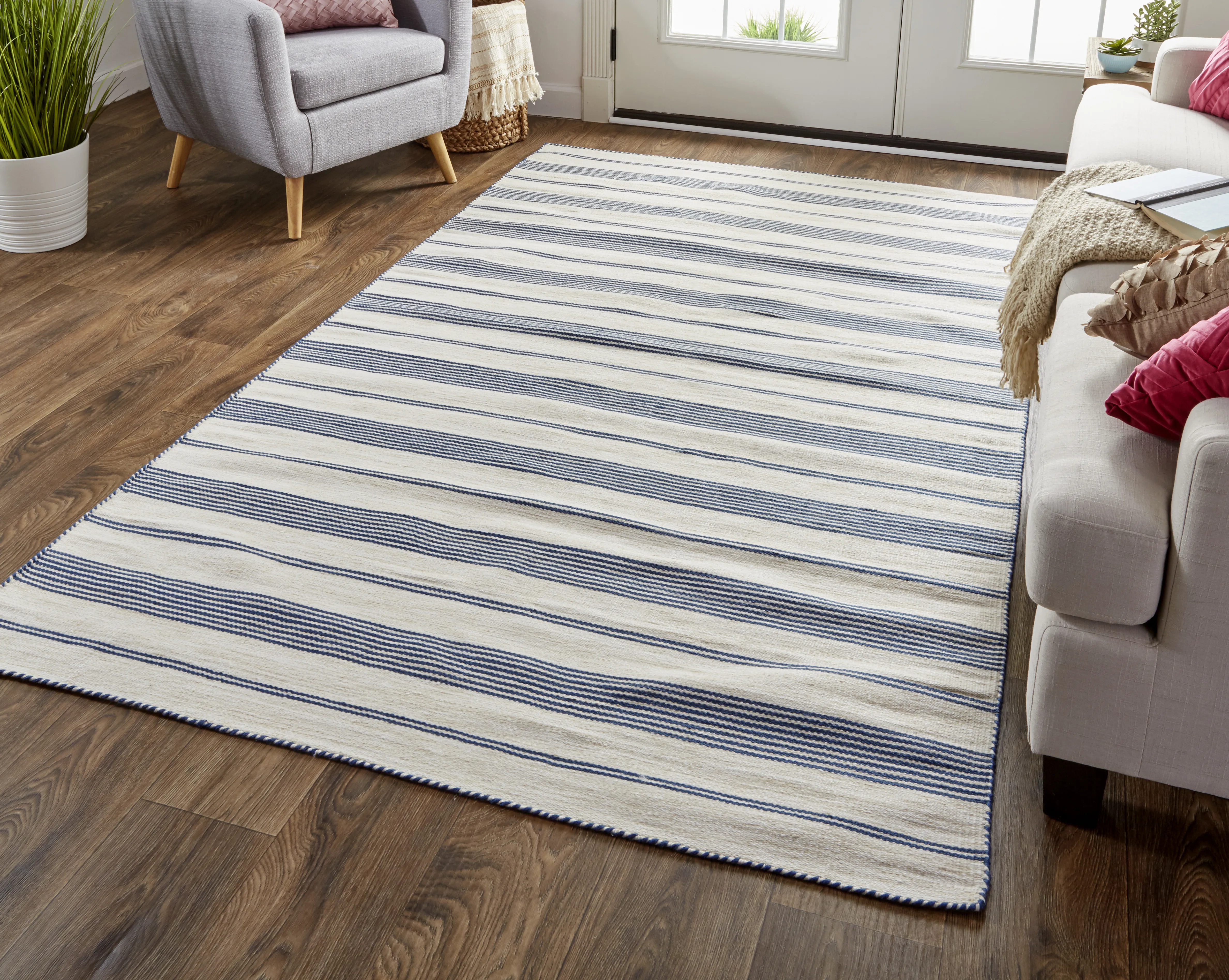 Duprine 0560F White/Ivory/Blue 8' x 11' Rug