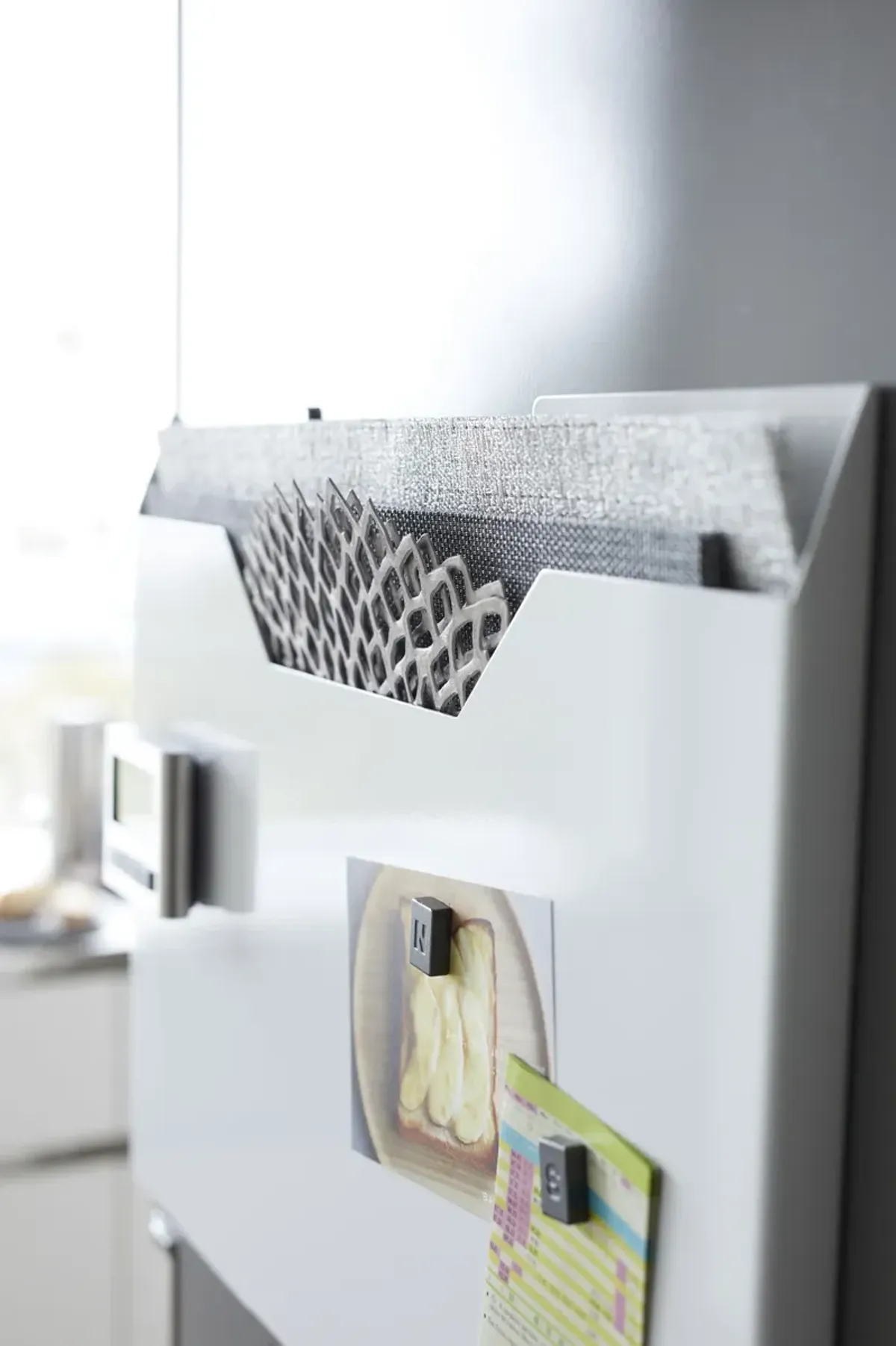 Magnetic Placemat Organizer