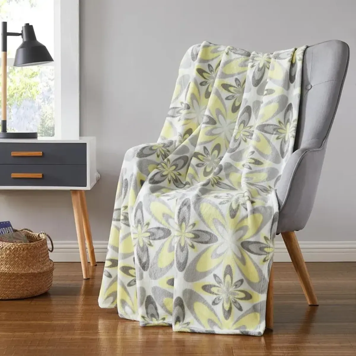 Oliva Gray Nora Printed Flannel Throw - 50x60" Yellow