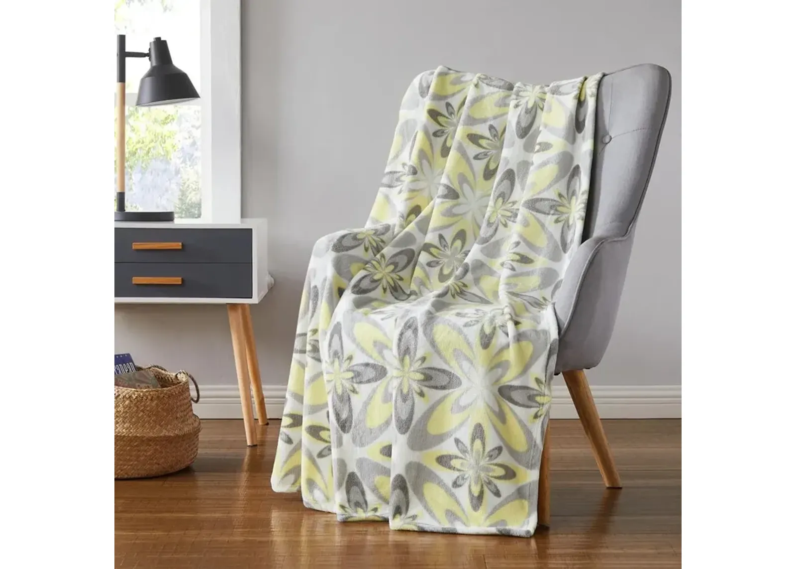 Oliva Gray Nora Printed Flannel Throw - 50x60" Yellow