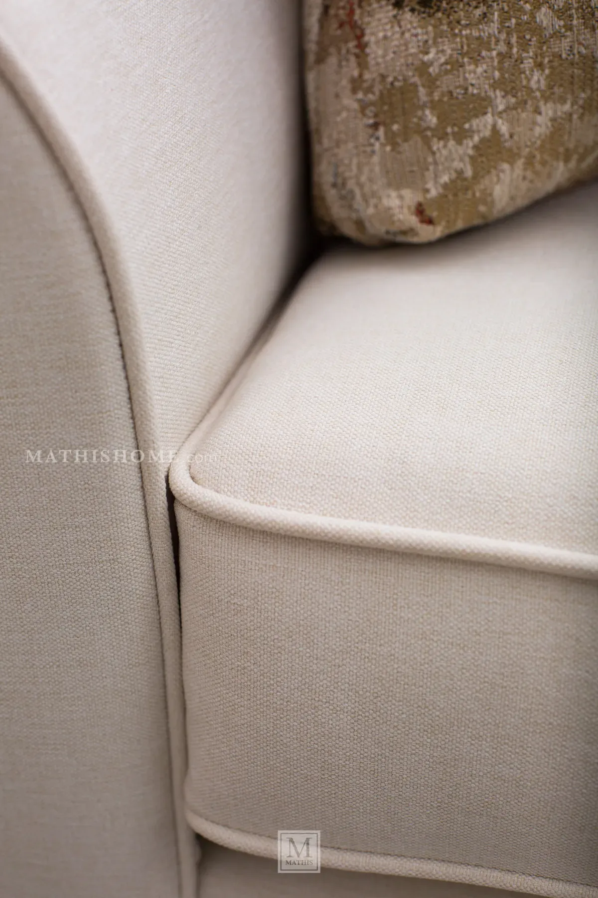 Benny Loveseat