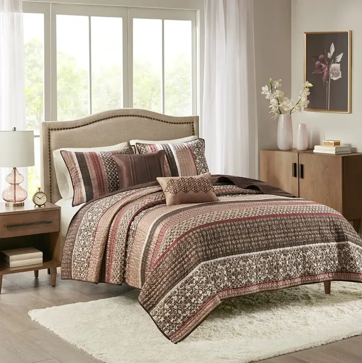 Gracie Mills Irmgard 5-Piece Reversible Jacquard Quilt Set with Throw Pillows