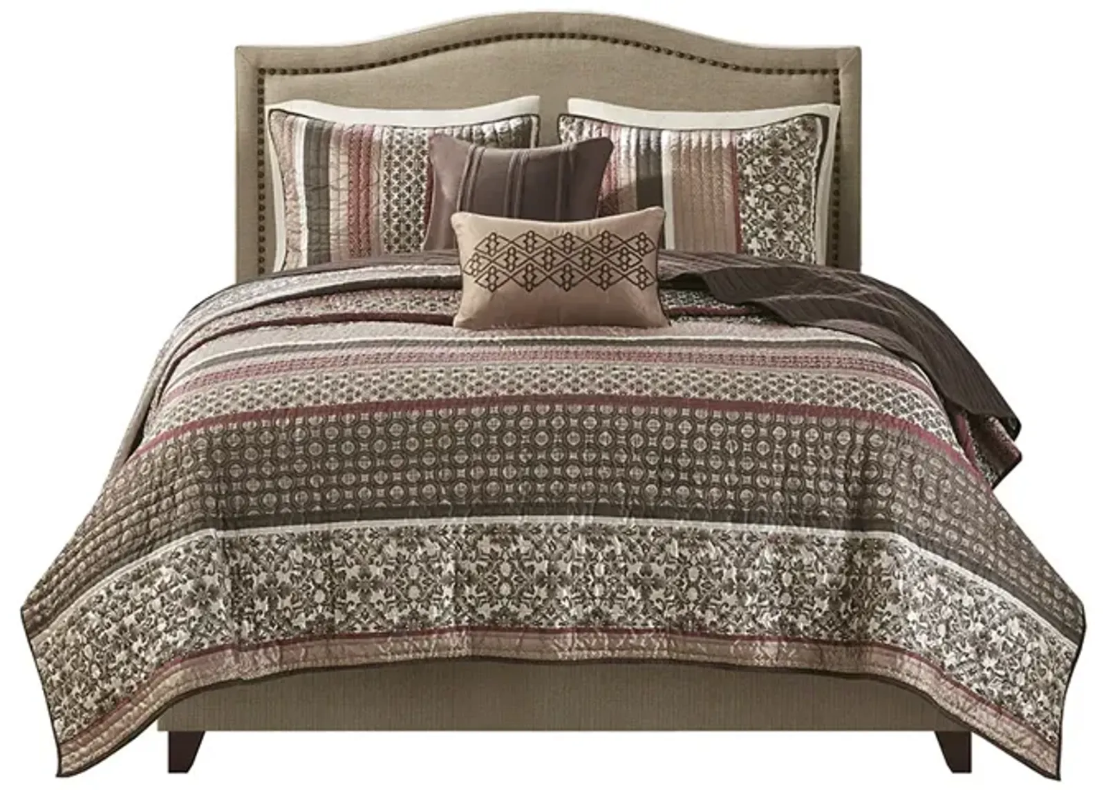 Gracie Mills Irmgard 5-Piece Reversible Jacquard Quilt Set with Throw Pillows