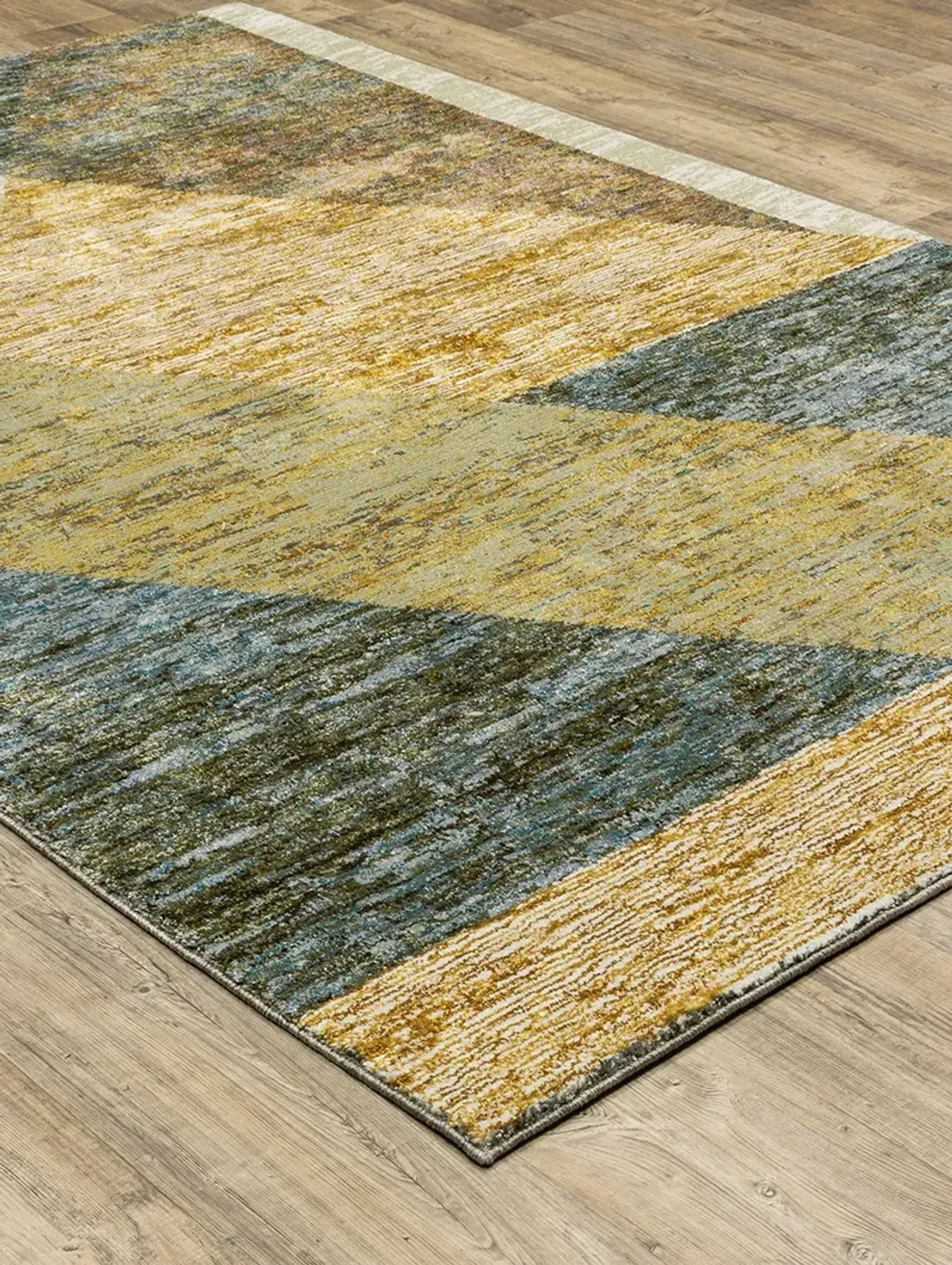 Strada 6'7" x 9'6" Gold Rug