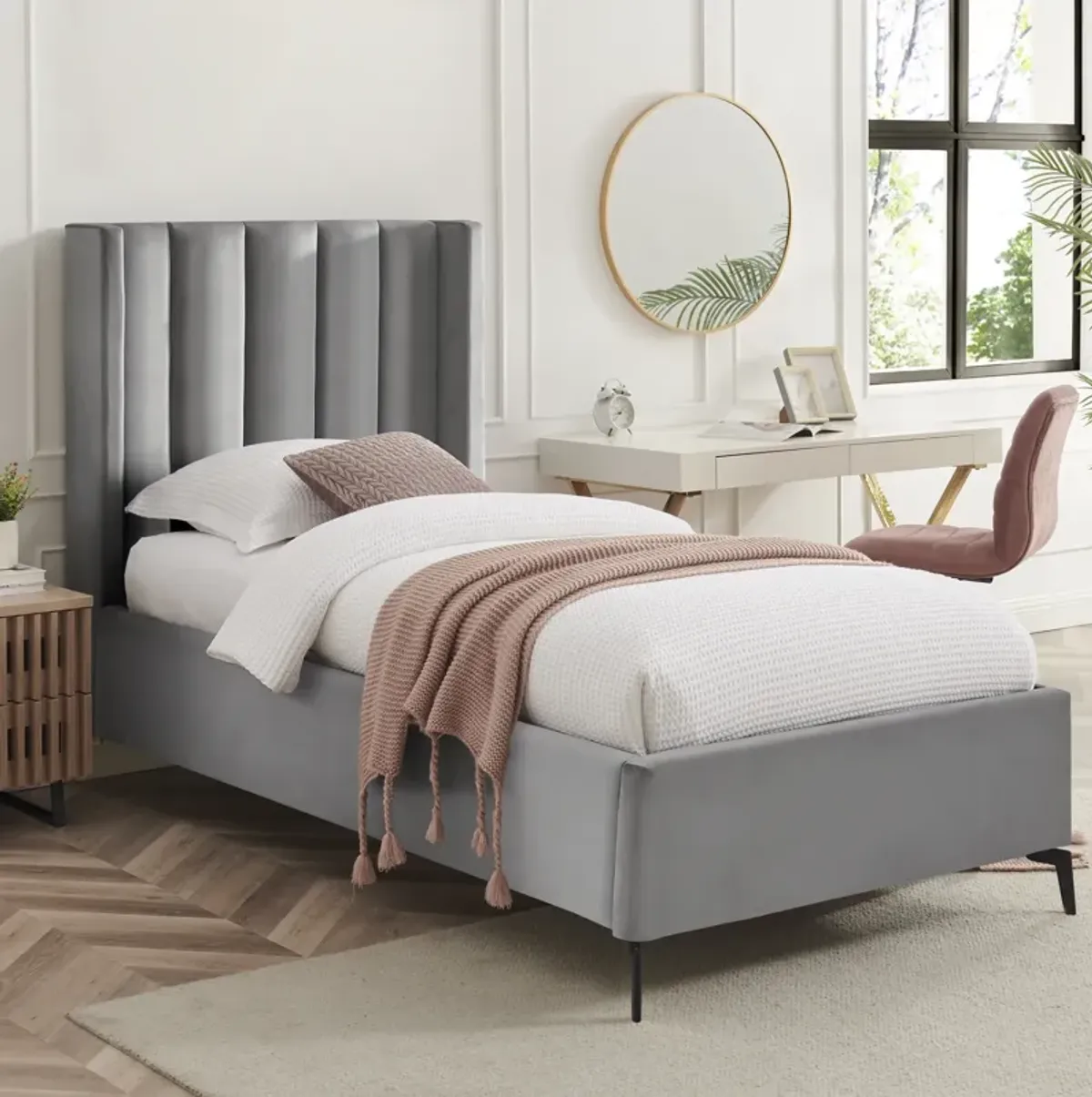 Inspired Home Avett Platform Bed