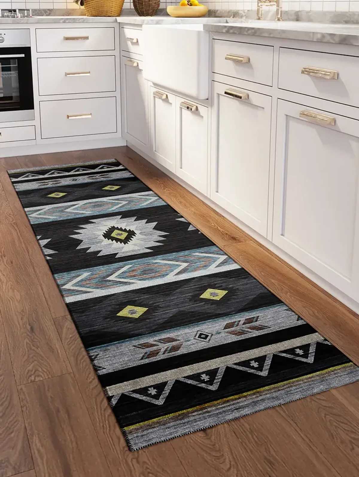 Phoenix PH3 Black 2'3" x 7'6" Rug