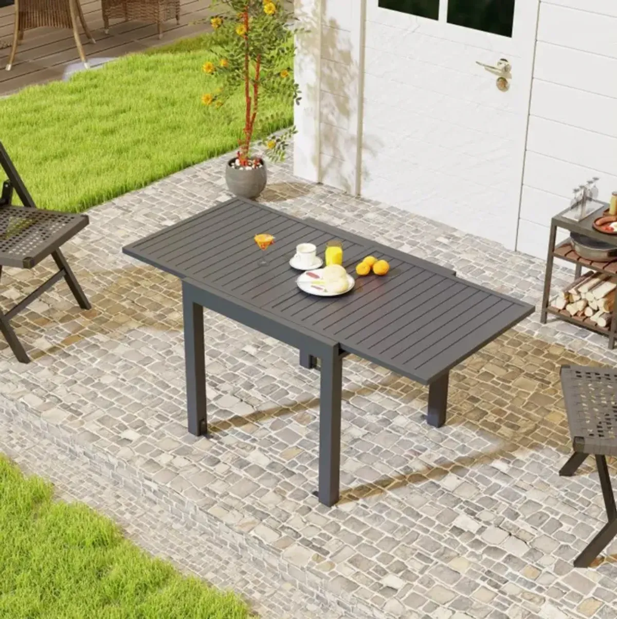 Hivvago Expandable Patio Dining Table for 4-6 People