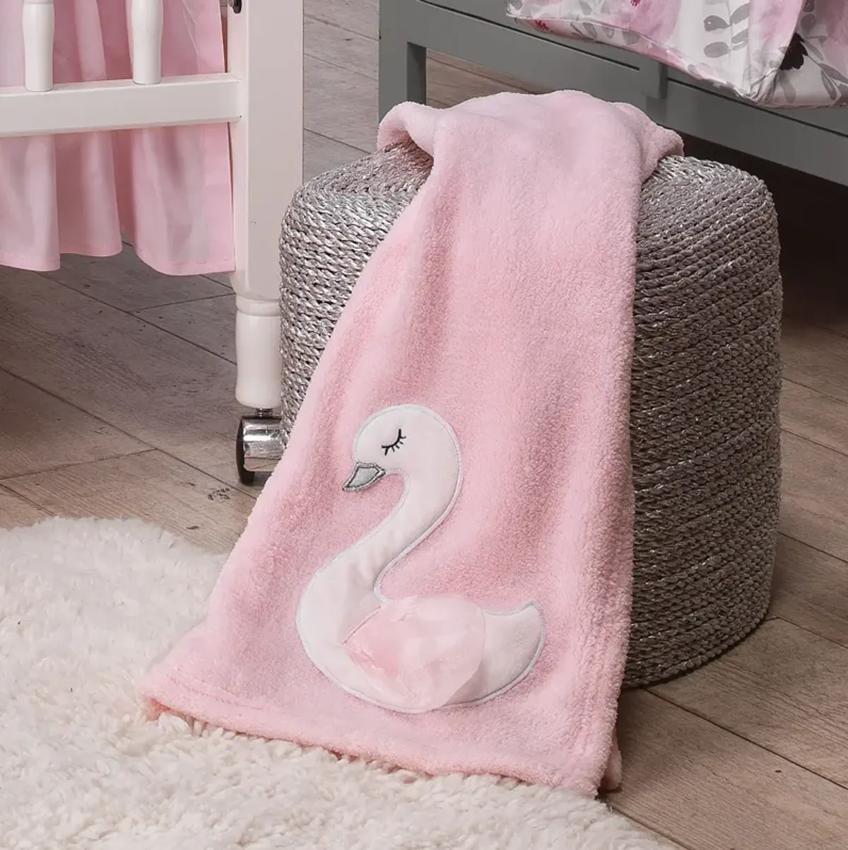 Bedtime Originals Blossom Pink/White Swan Coral Fleece Baby Blanket