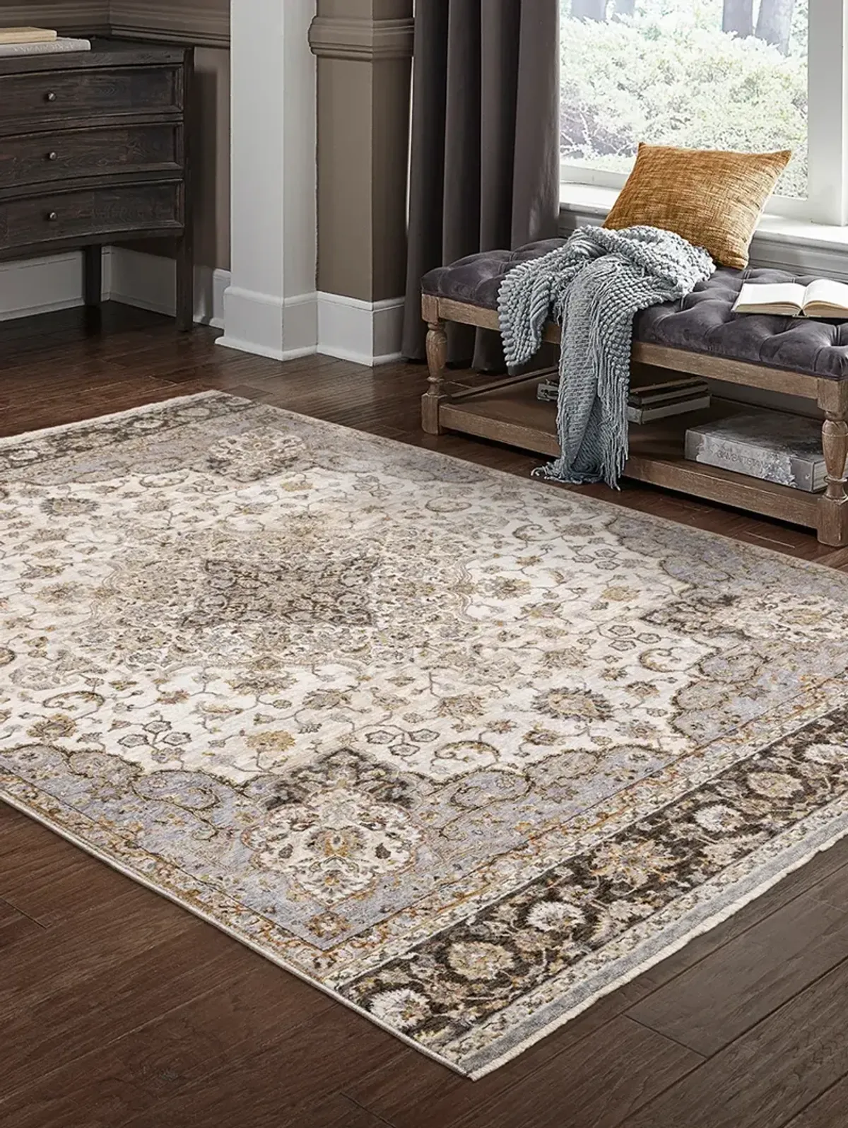 Maharaja 6'7" x 9'6" Ivory Rug