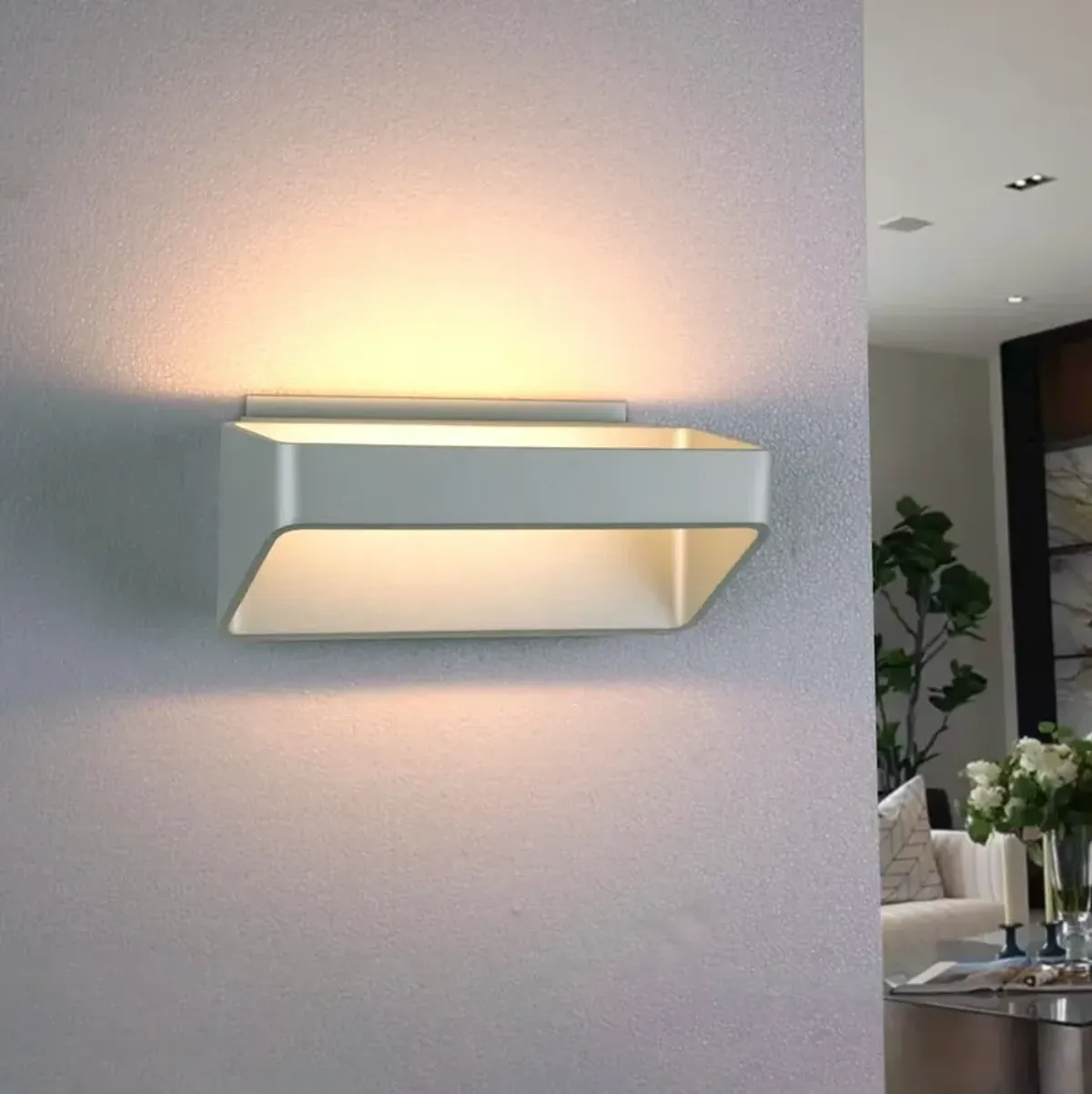 VONN Lighting Up-Down integrated LED Wall Sconce Light in Silver