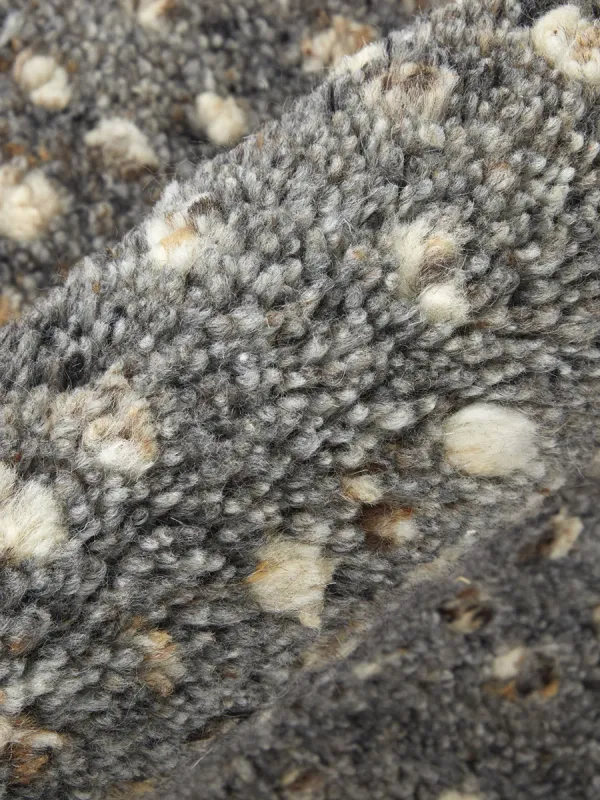 Dering T6042 Charcoal 4' x 6' Rug By Thom Filcia