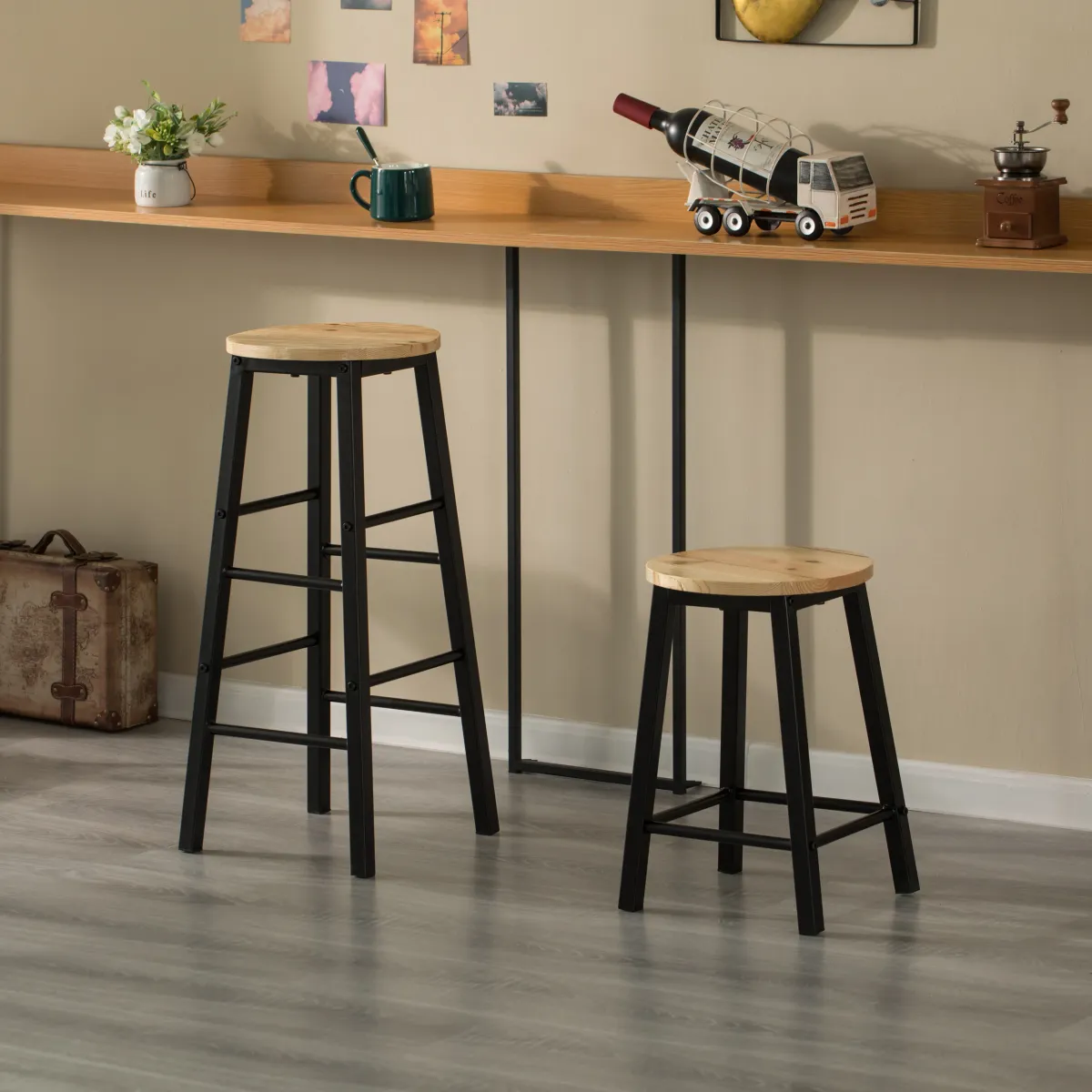 17.5-Inch Rustic Round Solid Wood Counter-Height Bar Stool with Footrest and Durable Steel Frame, Perfect for Dining Room, Kitchen Island and Home Bar - Ideal for Indoor and Outdoor Parties