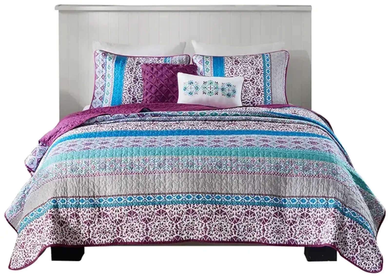 Gracie Mills Merewen Reversible Quilt Set with Throw Pillows