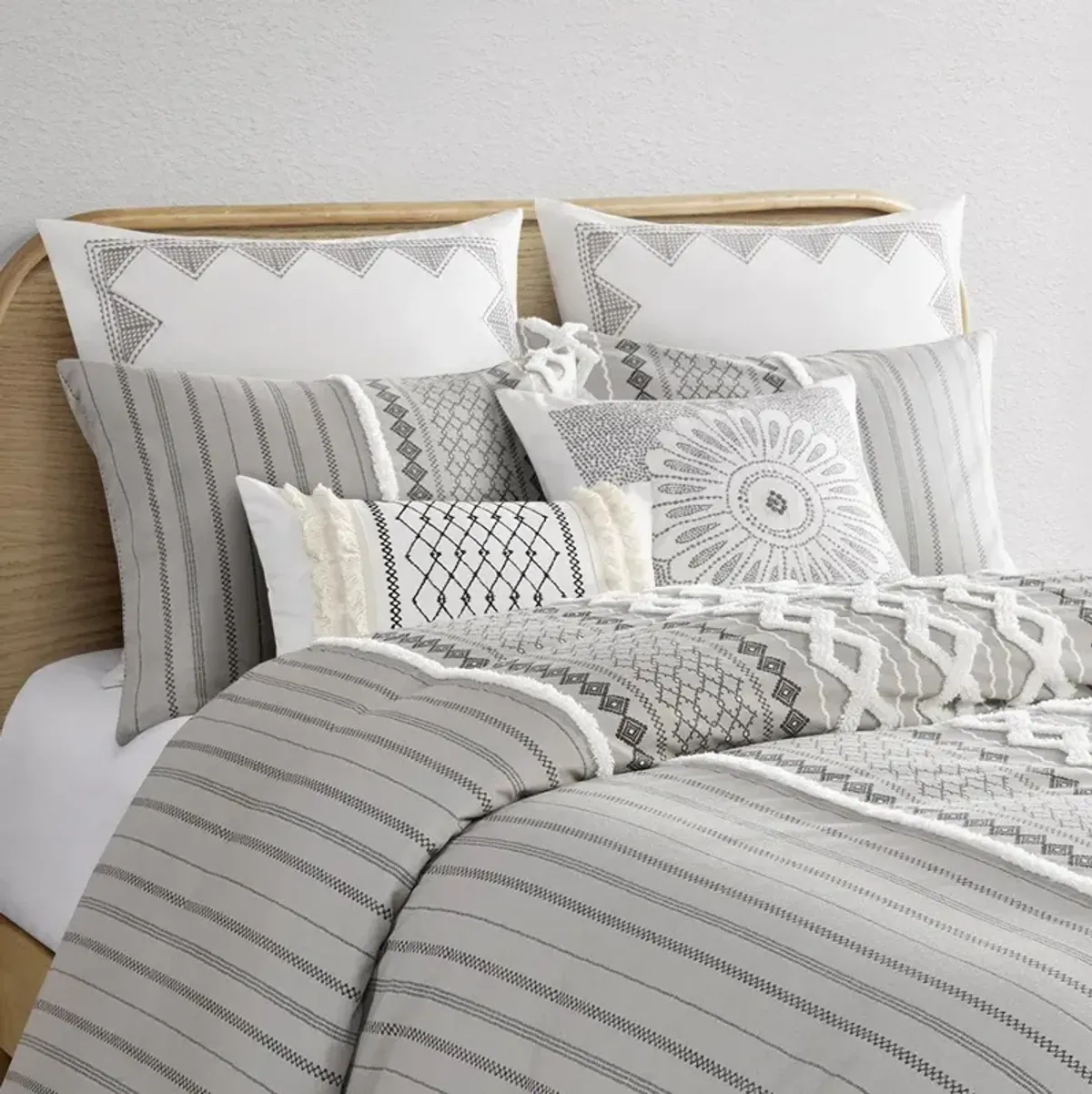 Gracie Mills Modesto Printed Cotton Comforter Set with Chenille