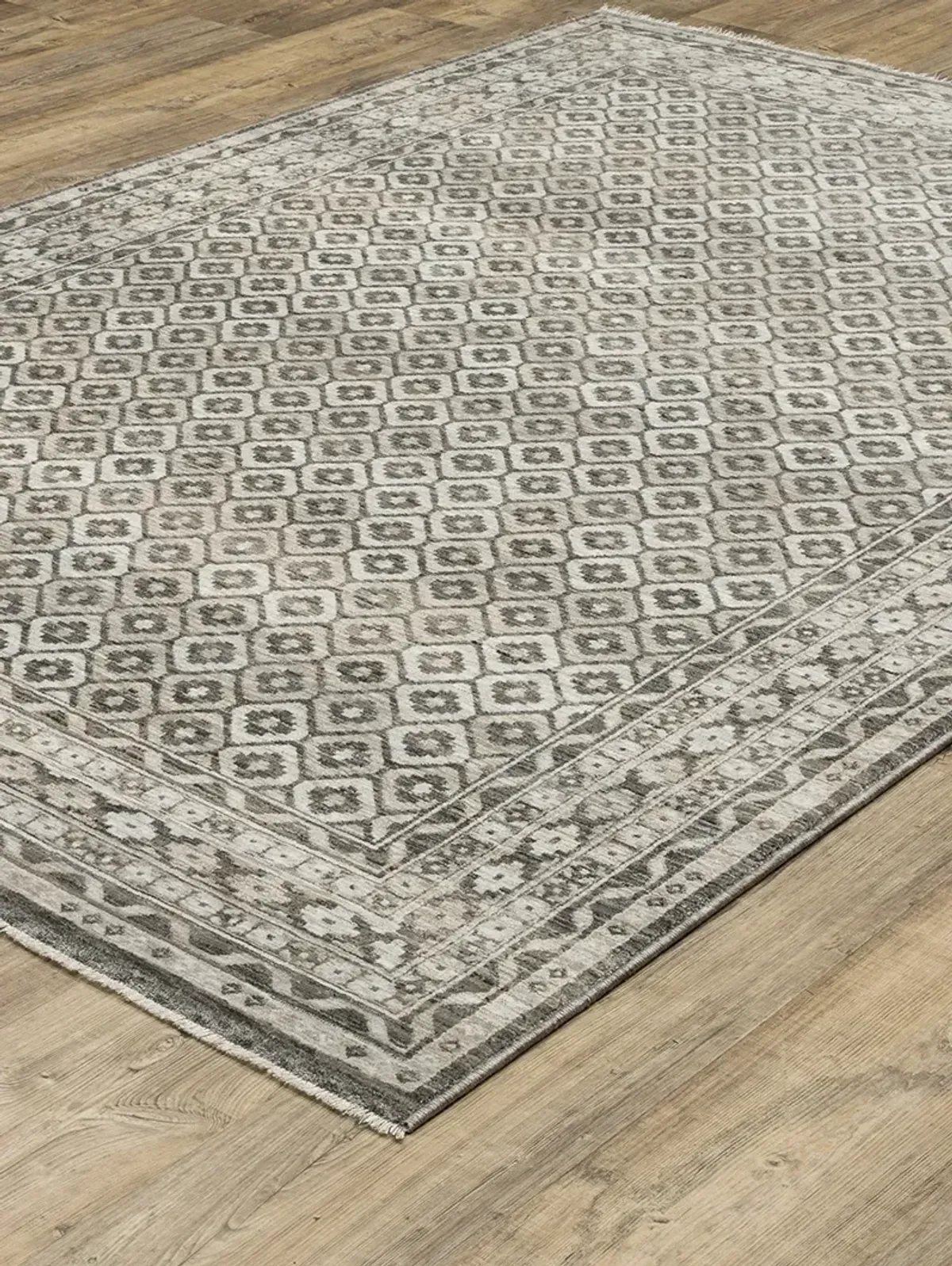 Chamberlain 6'7" x 9'6" Grey Rug