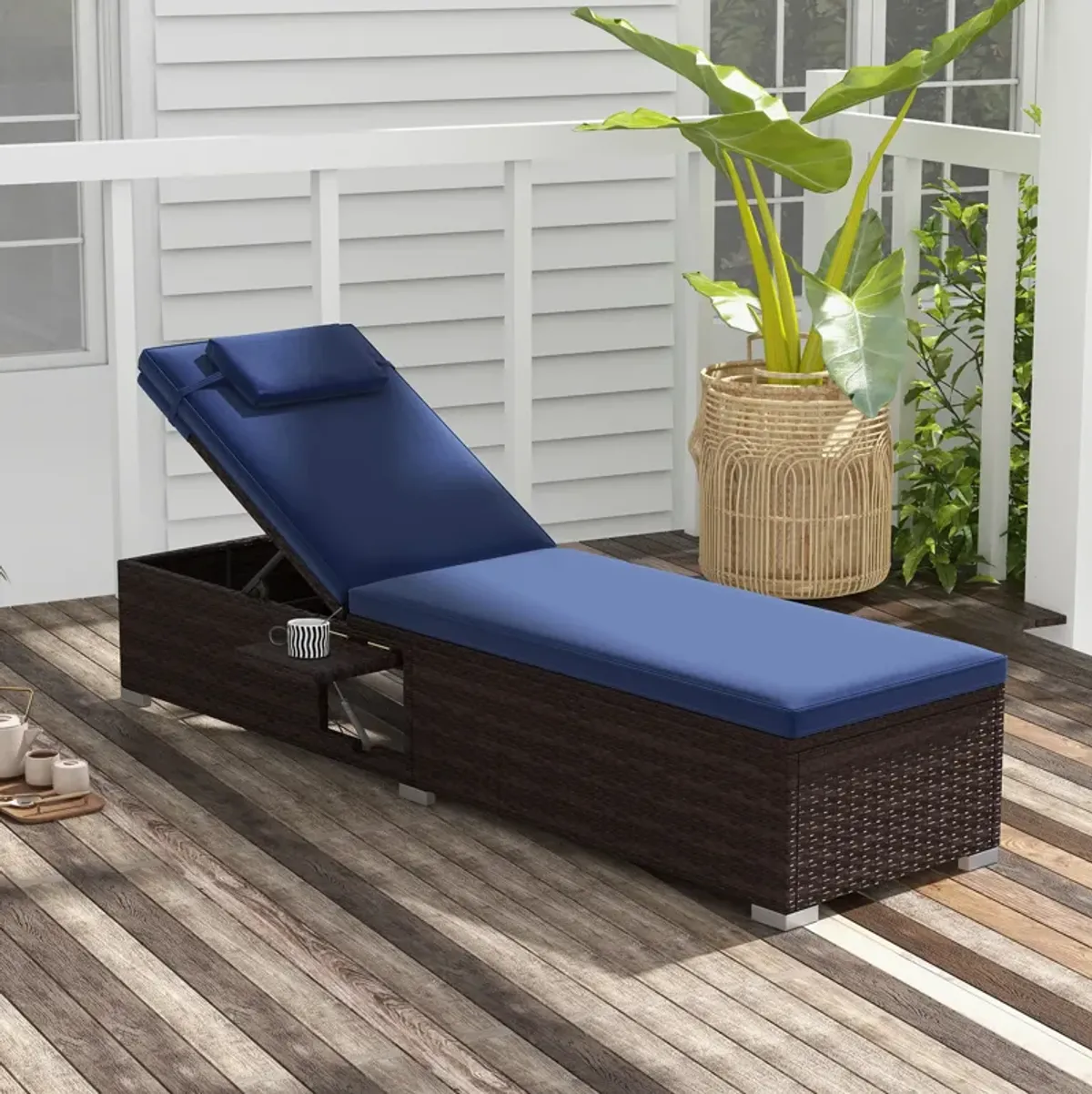 Outdoor PE RattanChaise Lounge with 6-level Backrest