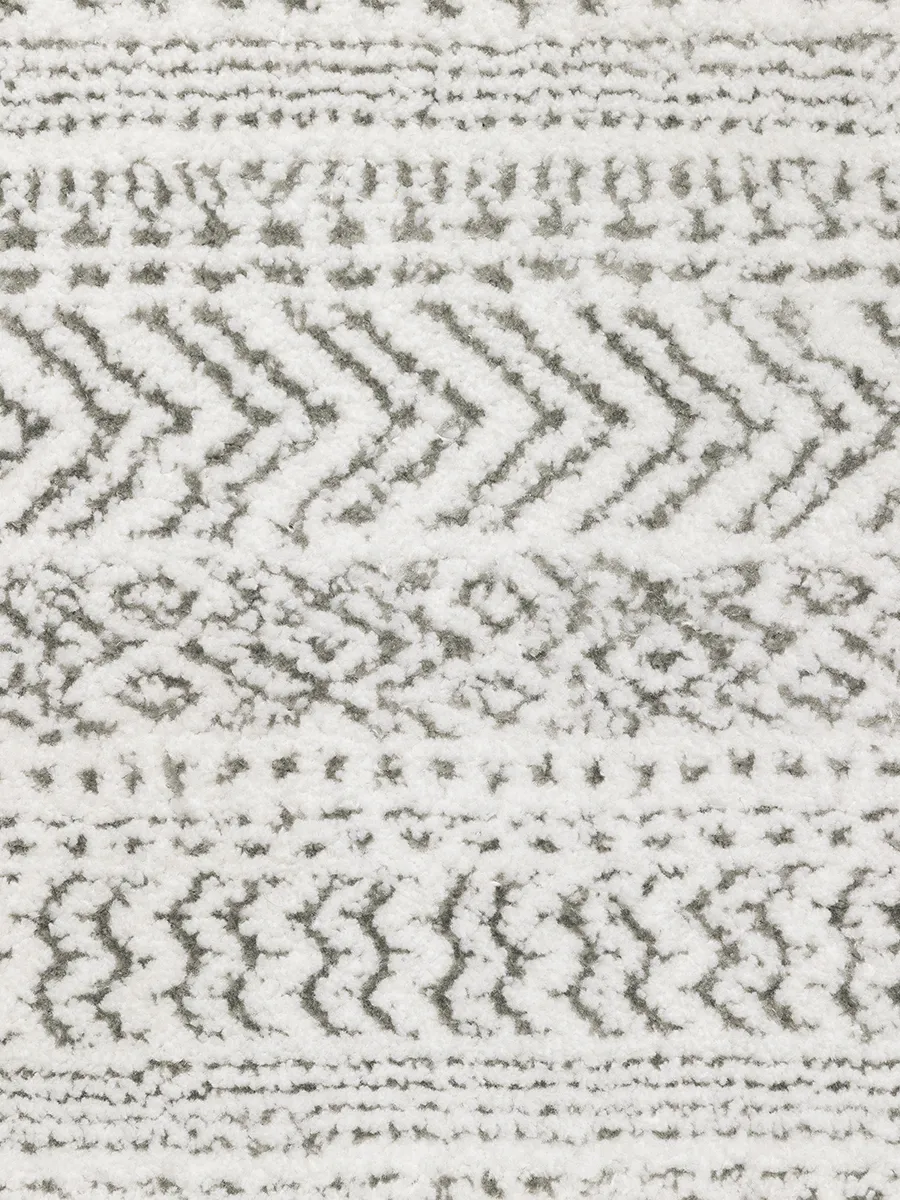 Montecito 2'3" x 7'6" White Rug