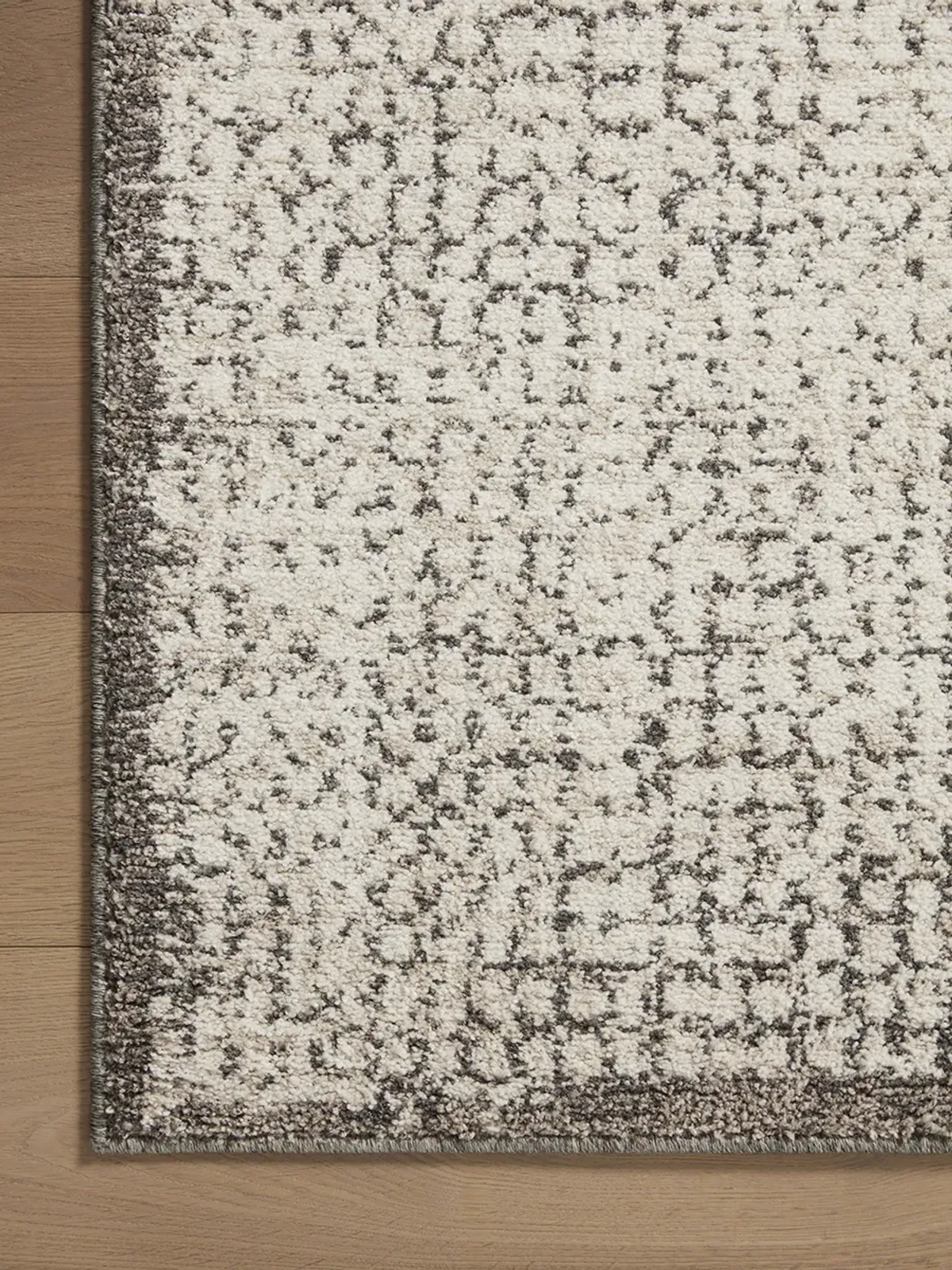 Darby DAR04 2'7" x 12'" Rug