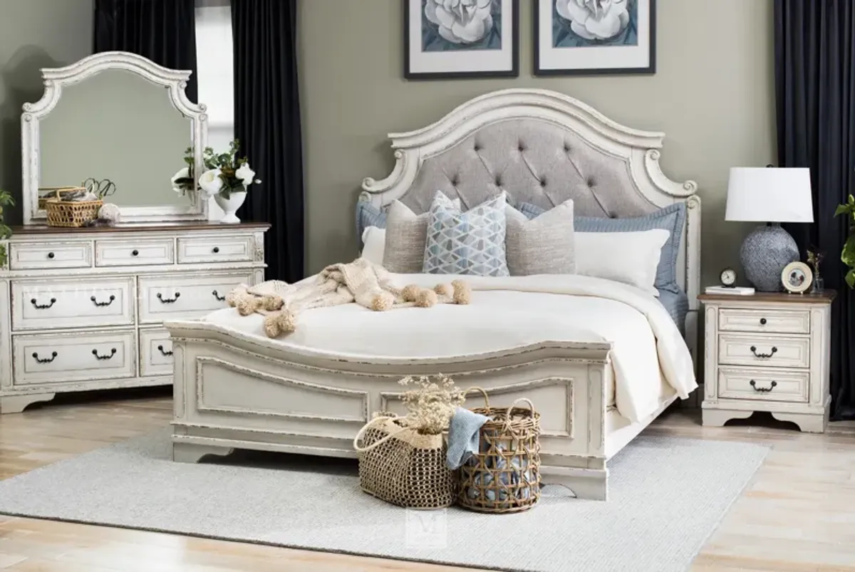 Realyn 4-Piece King Bed Set