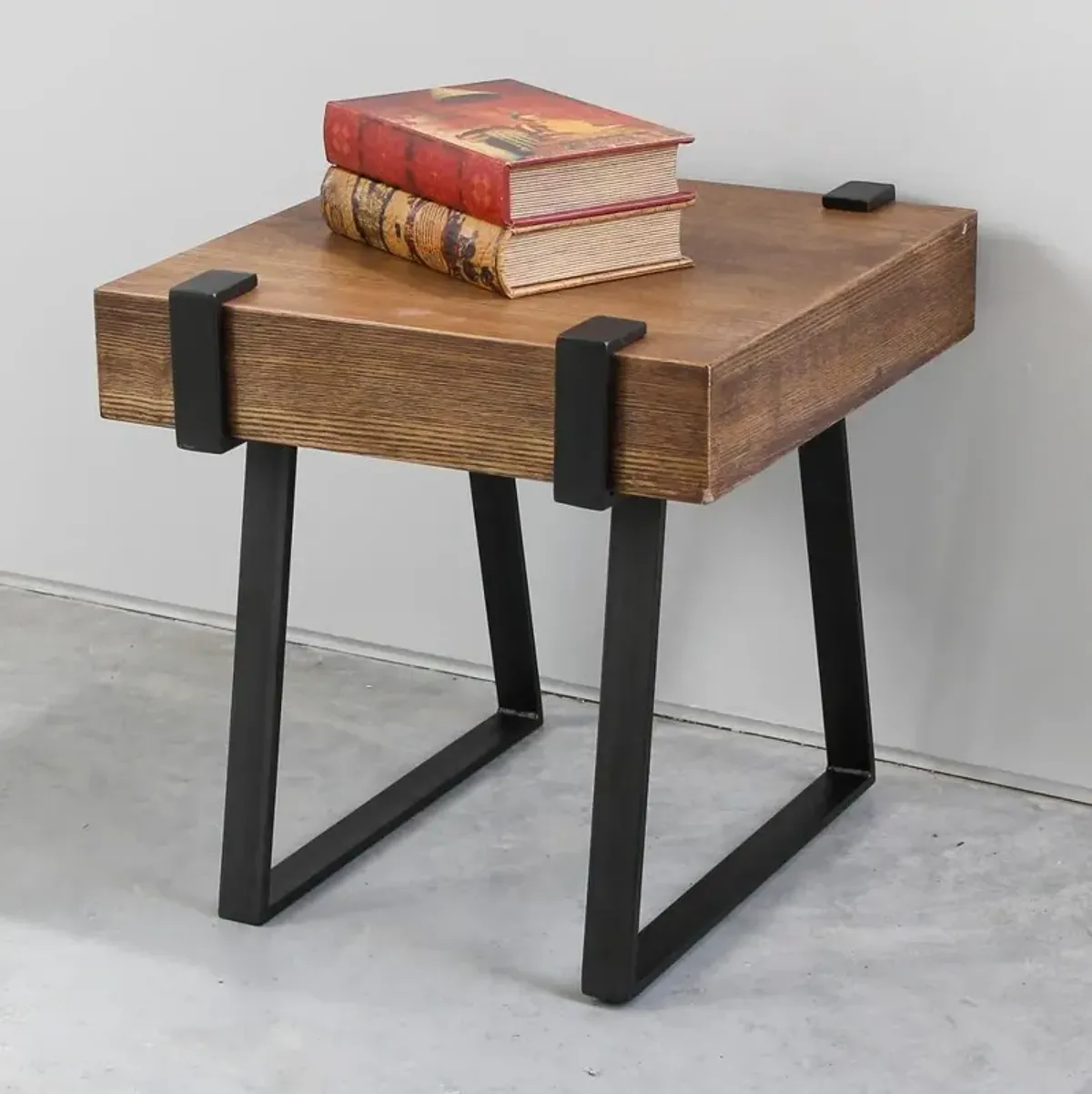 Hamburg Contemporary Contemporary MDF/Metal End Table