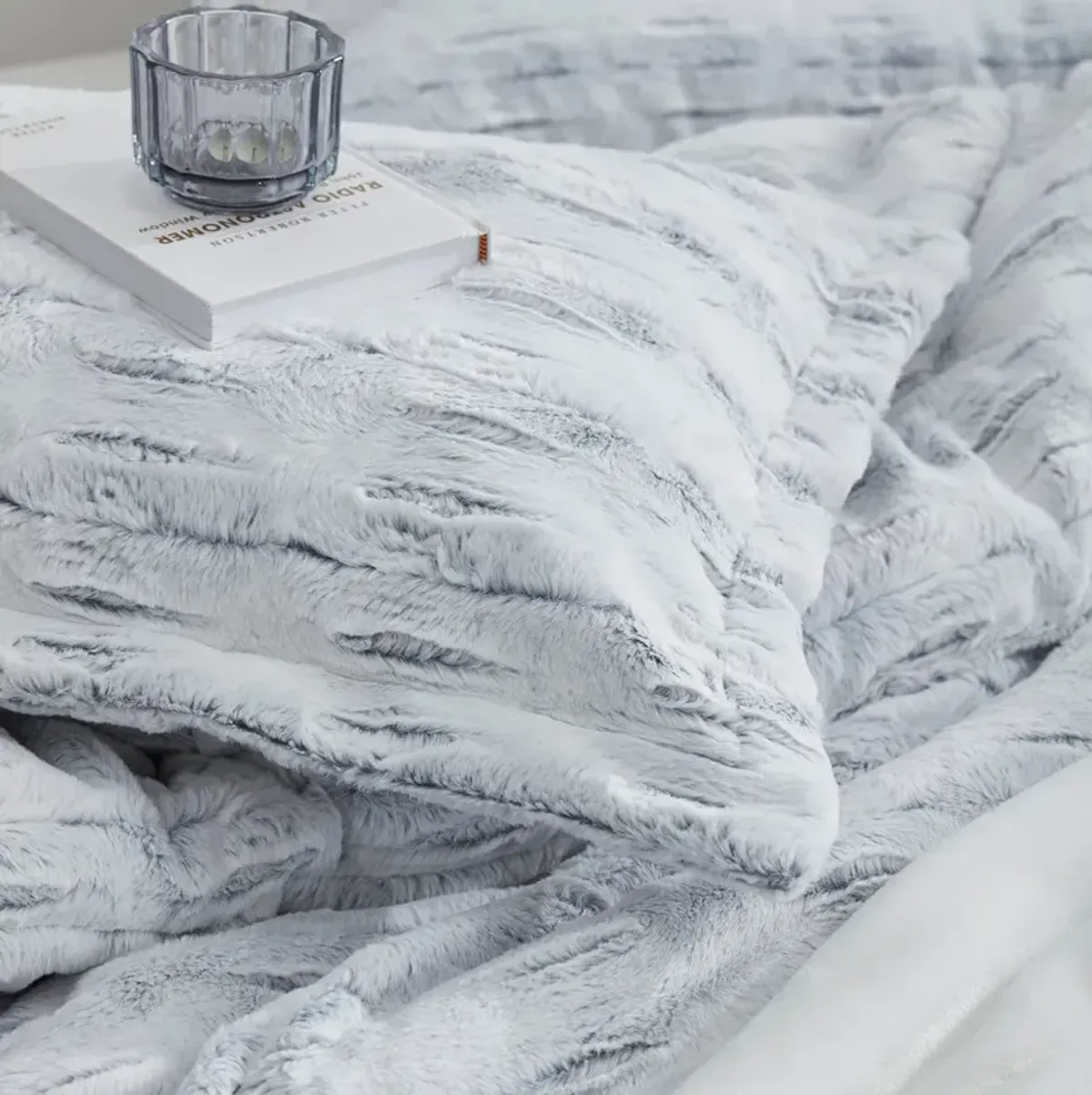 Sabretooth - Coma Inducer� Oversized Comforter Set