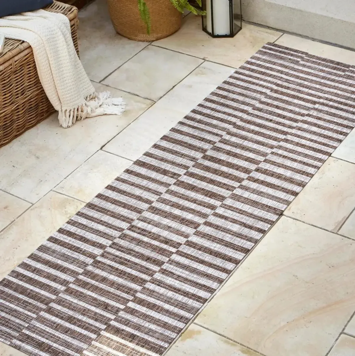 Sukie Modern Offset Stripe Indoor/Outdoor Area Rug