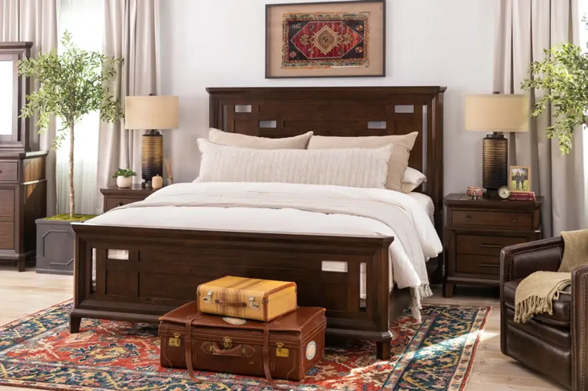 Kentwood Panel Queen Bed