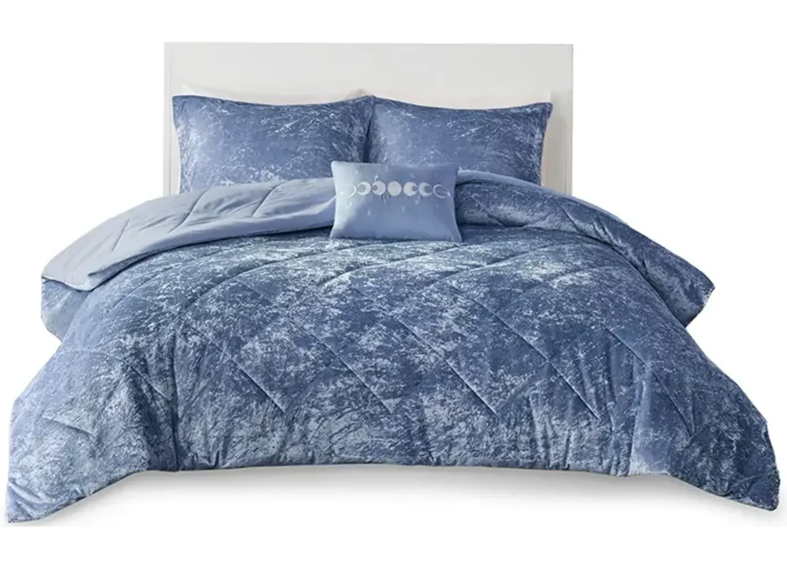 Gracie Mills Eirlys Velvet Comforter Set