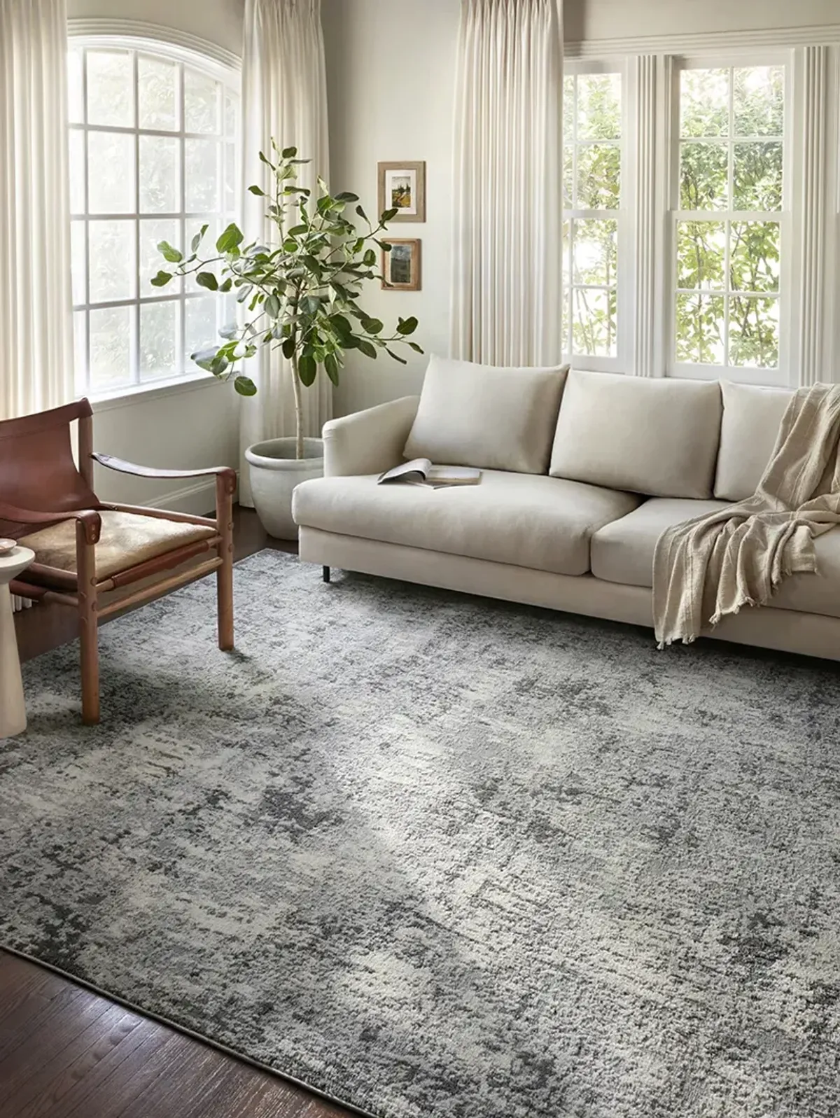 Austen AUS01 Pebble/Charcoal 6'7" x 9'2" Rug