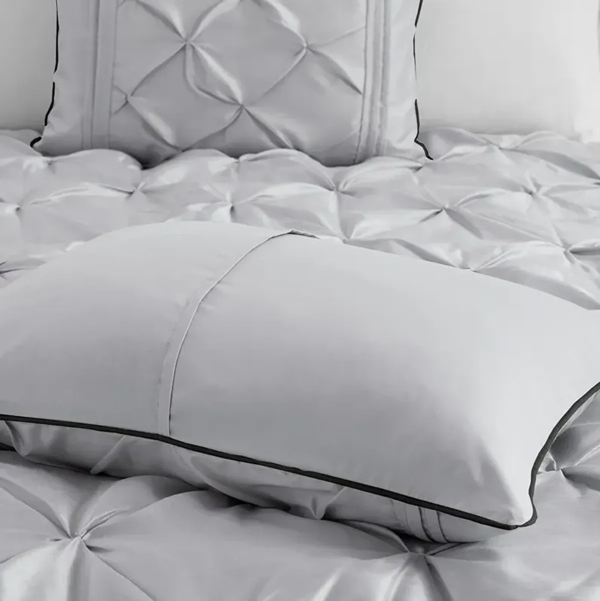 Gracie Mills Shelby 7-Piece Padded Comforter Set