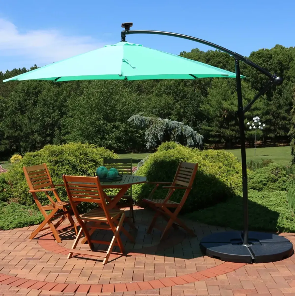 Sunnydaze 9.5 ft Solar Cantilever Offset Patio Umbrella