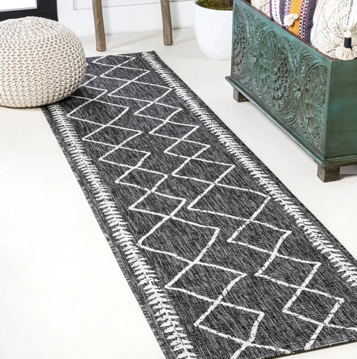 Derya Tribal Diamond Trellis Indoor/Outdoor Area Rug