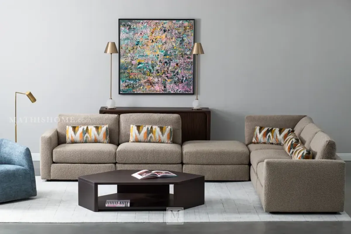 Liu Mengzhou's Dancing Dreamscape