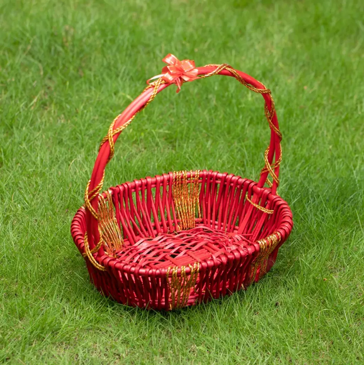 Wickerwise Hand Woven Basket, Wicker Basket - Perfect Storage Basket, Garden Party Decoration or Picnic basket - Gift Basket for Thanksgiving, House Warming, Wedding, Valentine's Day and Birthday